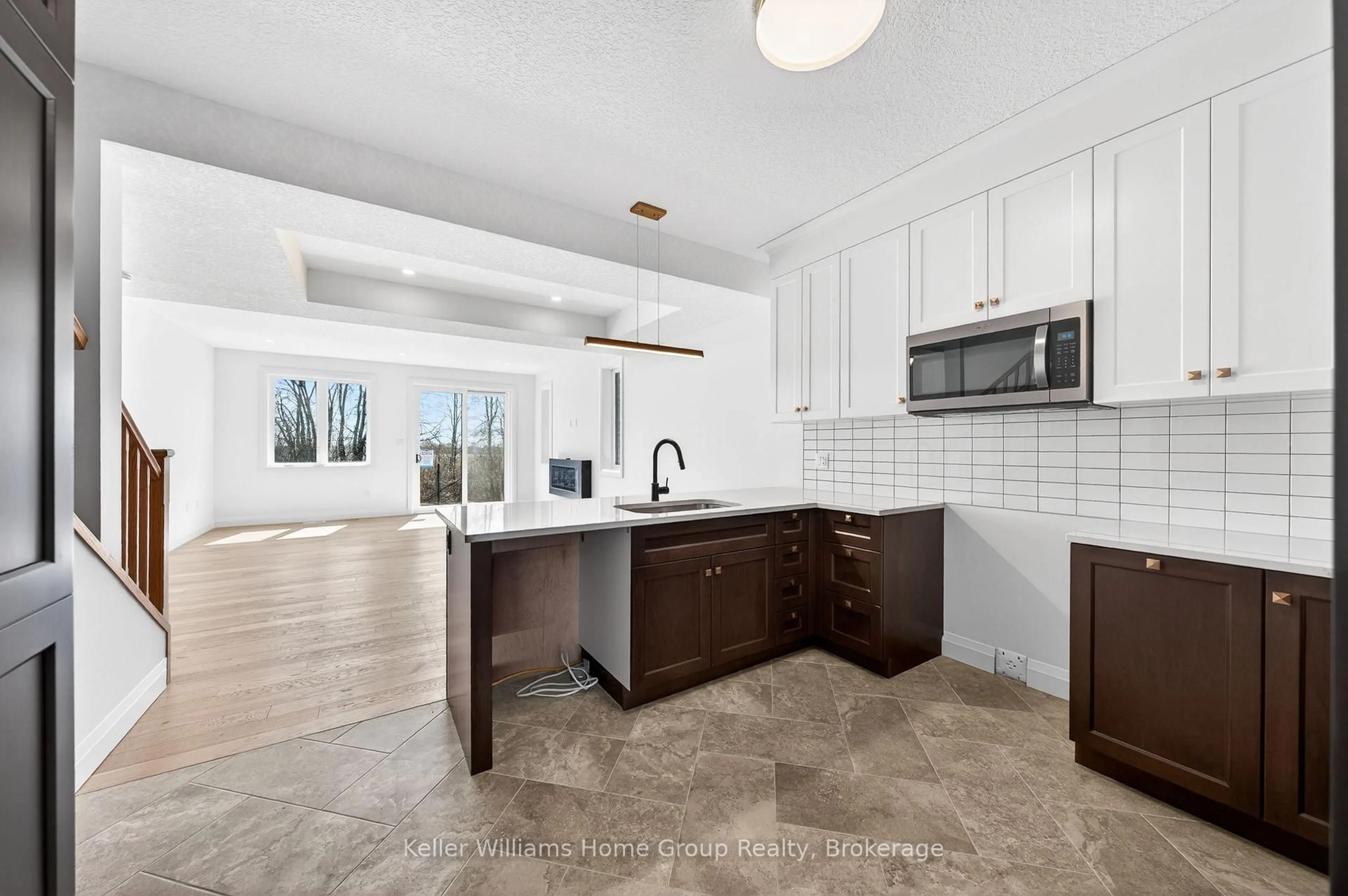 Open concept kitchen, ceramic/tile floor for 17 Halls Dr, Centre Wellington Ontario N0B 1S0