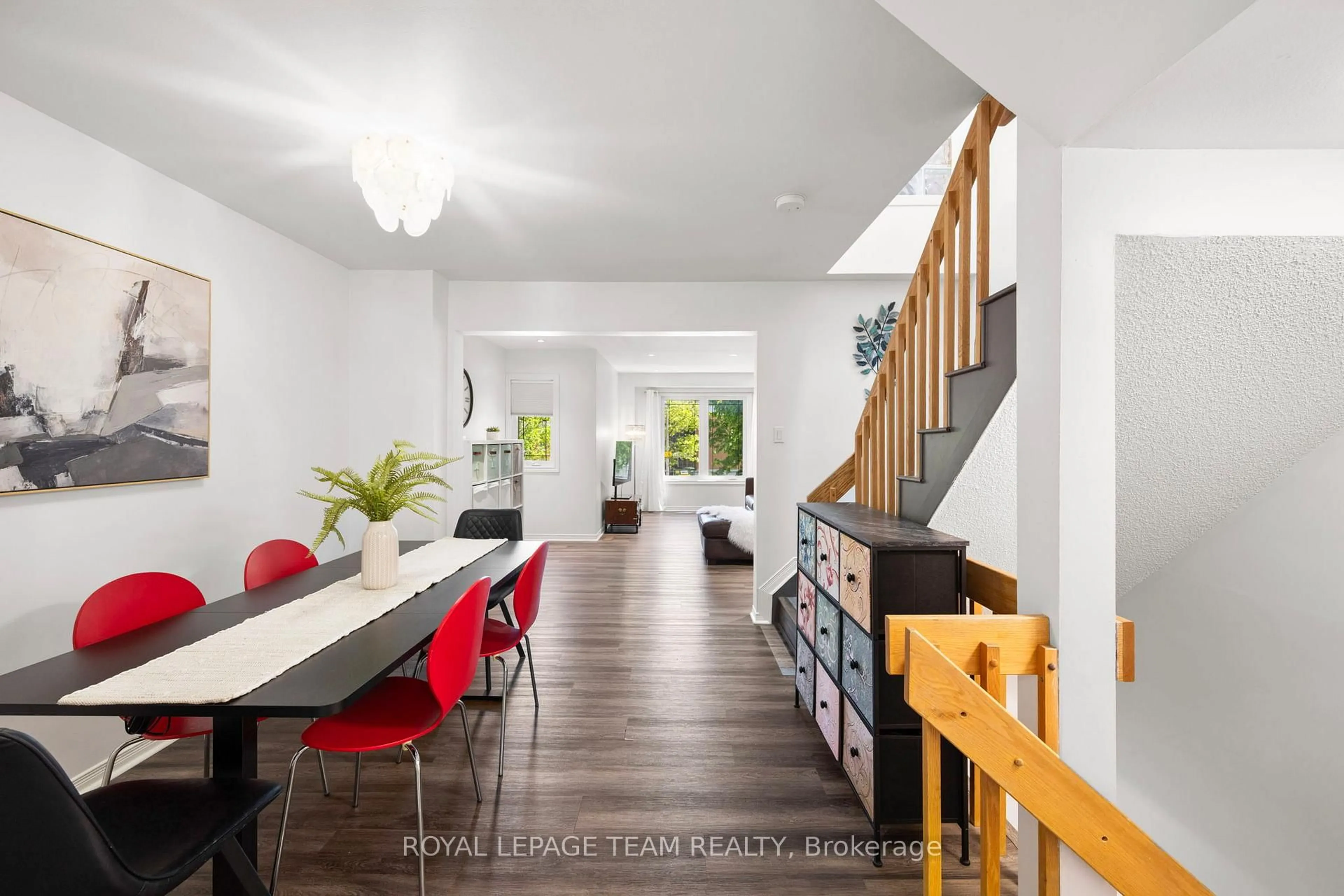 Unknown for 212 Provender Ave, Ottawa Ontario K1K 4N7