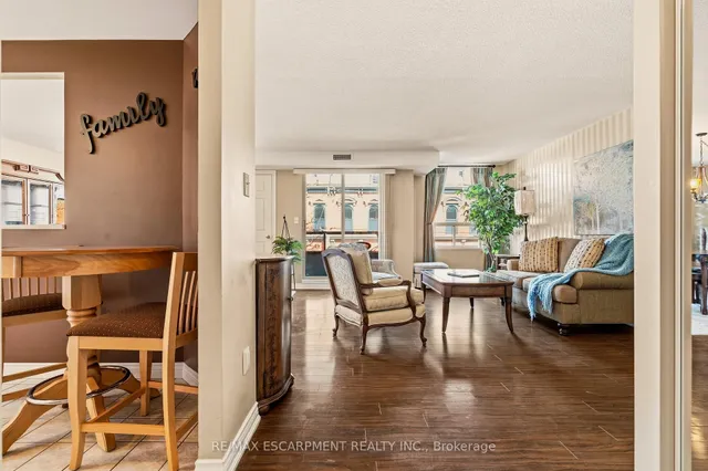 8 Main St #203, Hamilton 3