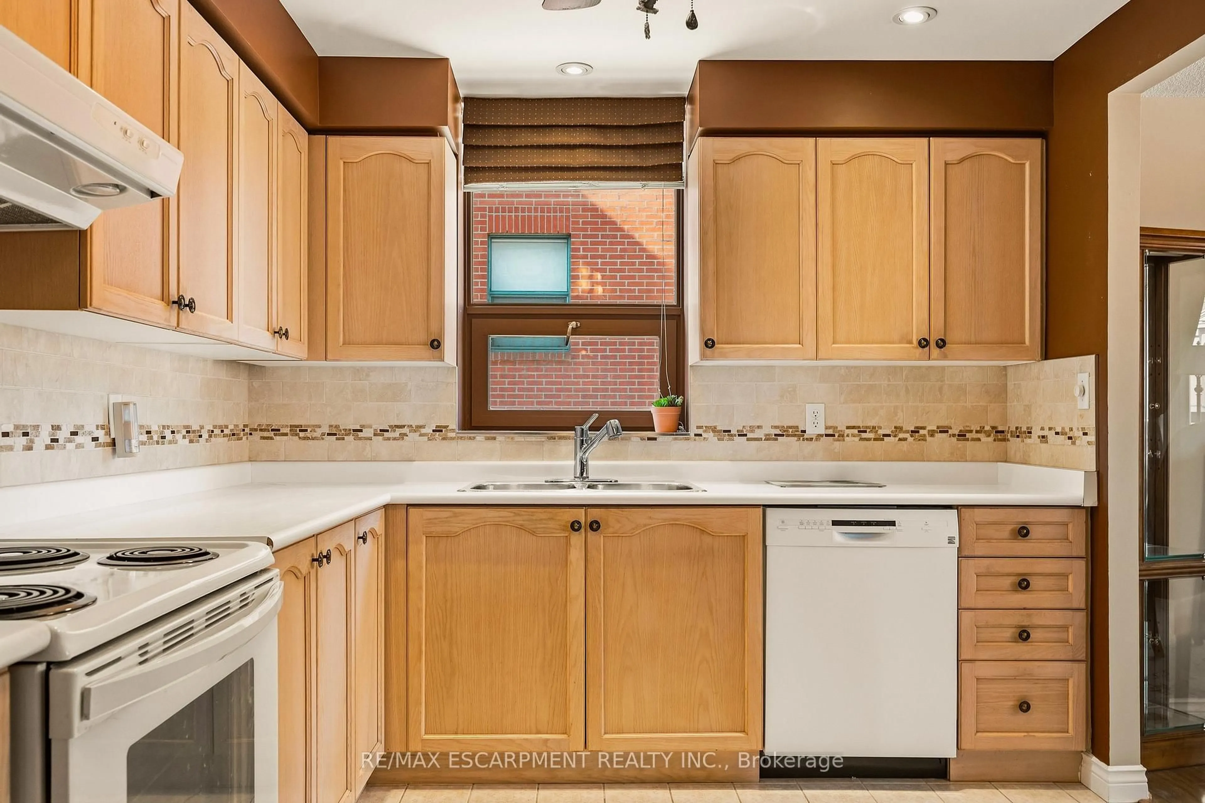 Standard kitchen, ceramic/tile floor for 8 Main St #203, Hamilton Ontario L9H 1B8