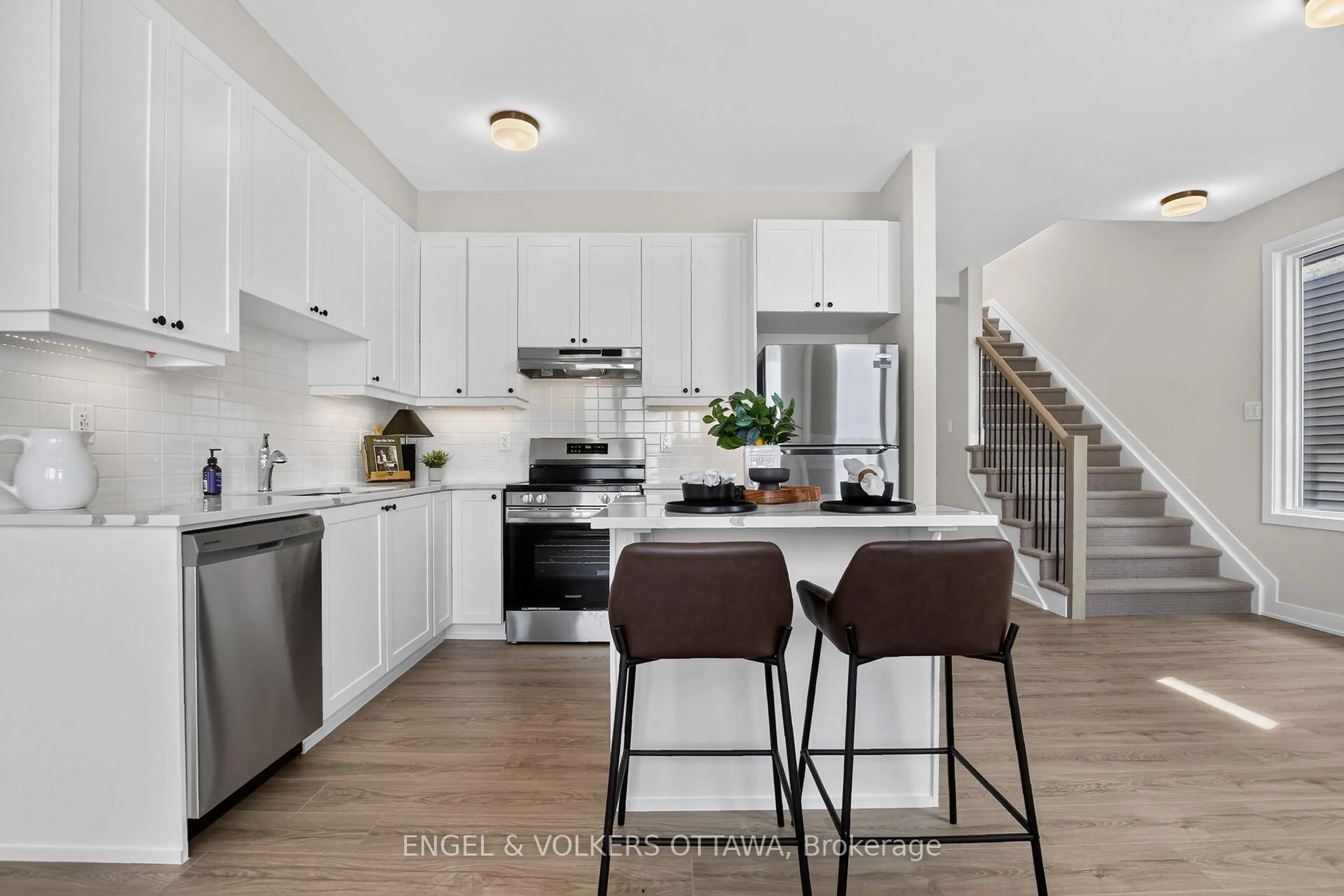 Open concept kitchen, unknown for 728 Haflinger Row, Richmond Ontario K0A 2Z0