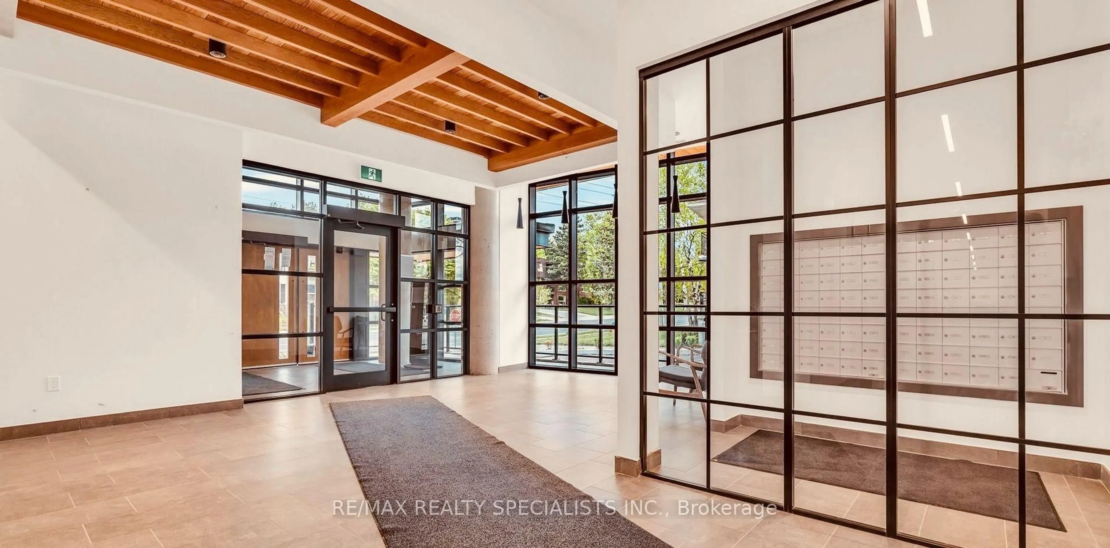 Indoor entryway for 312 Erb St #501, Waterloo Ontario N2L 1W3