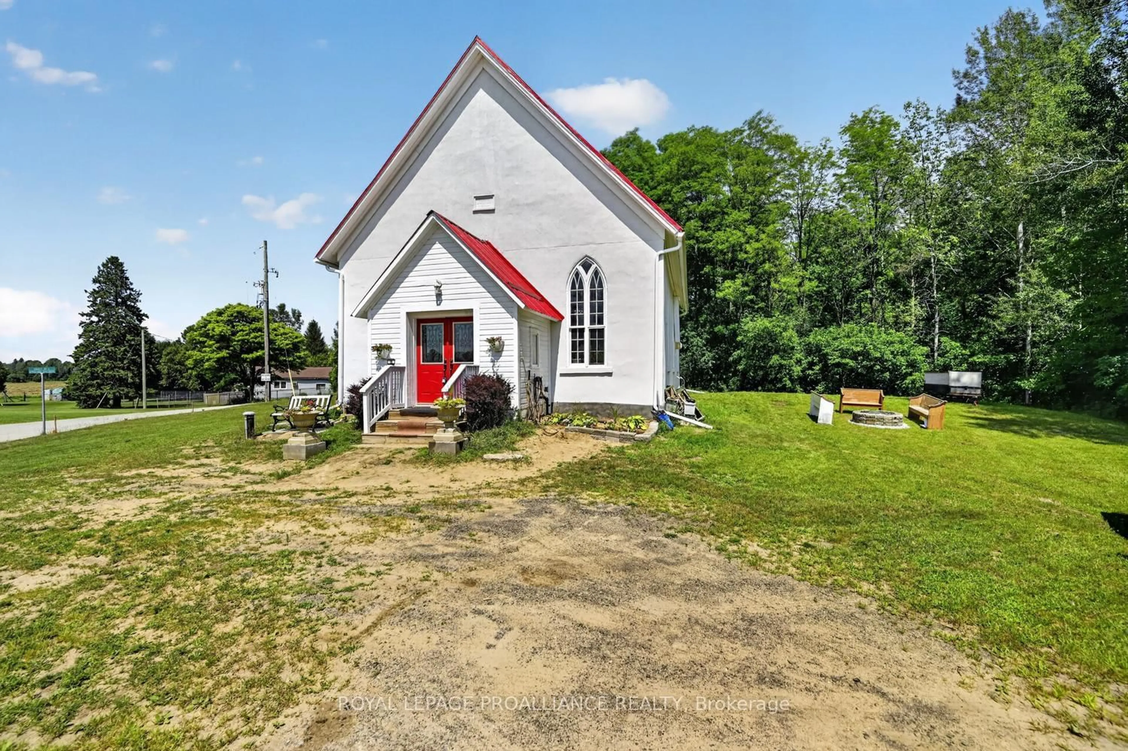 A pic from outside/outdoor area/front of a property/back of a property/a pic from drone, building for 5898 County Rd 6 Rd, Elizabethtown-Kitley Ontario K6V 5T5