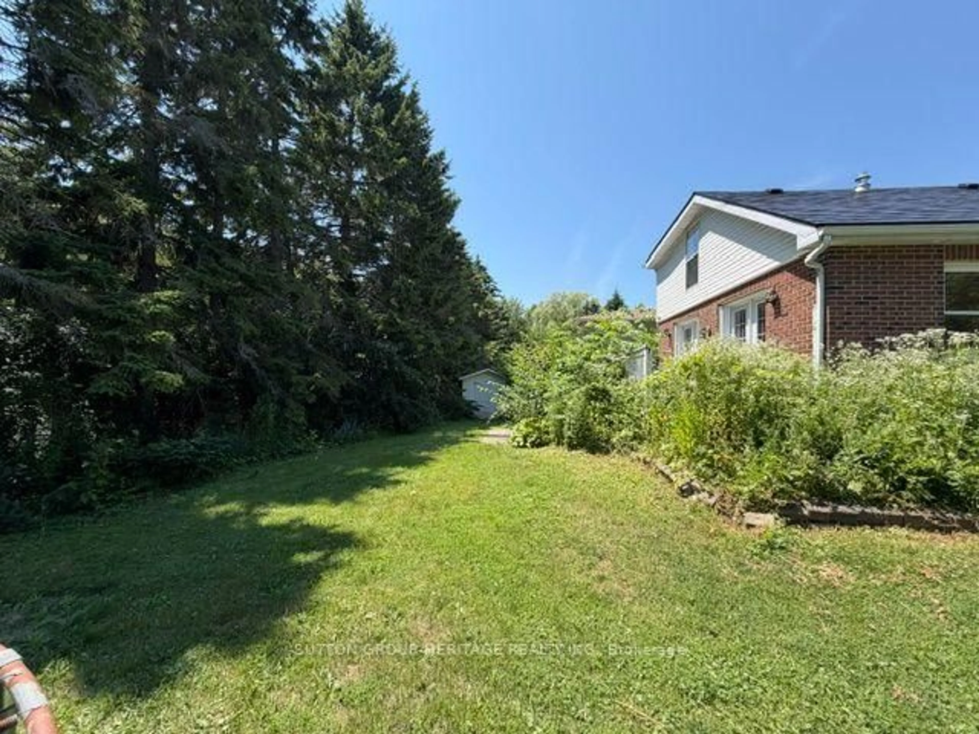 A pic from outside/outdoor area/front of a property/back of a property/a pic from drone, unknown for 29 Brook Rd, Cobourg Ontario K9A 4G3