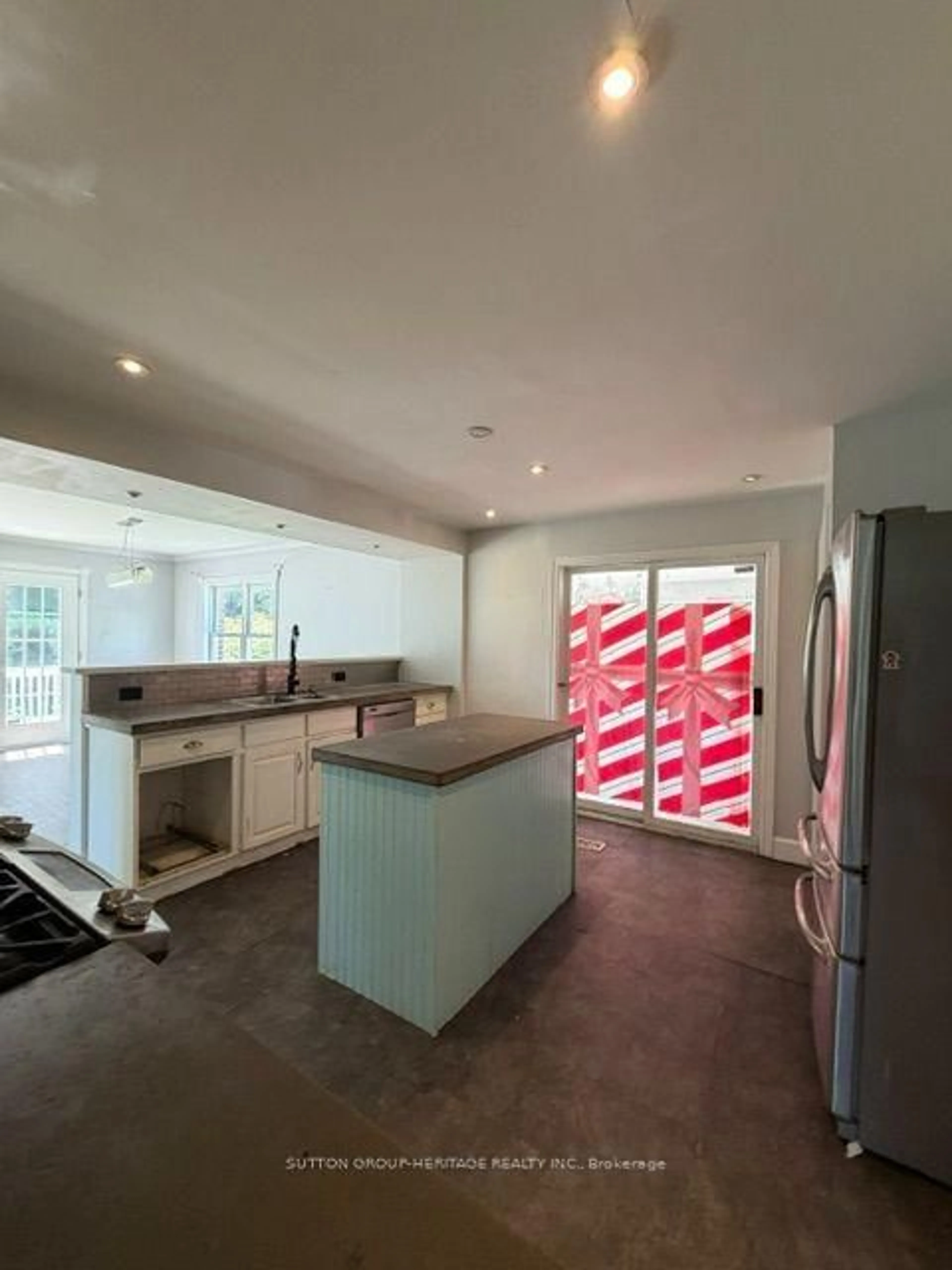 Open concept kitchen, unknown for 29 Brook Rd, Cobourg Ontario K9A 4G3