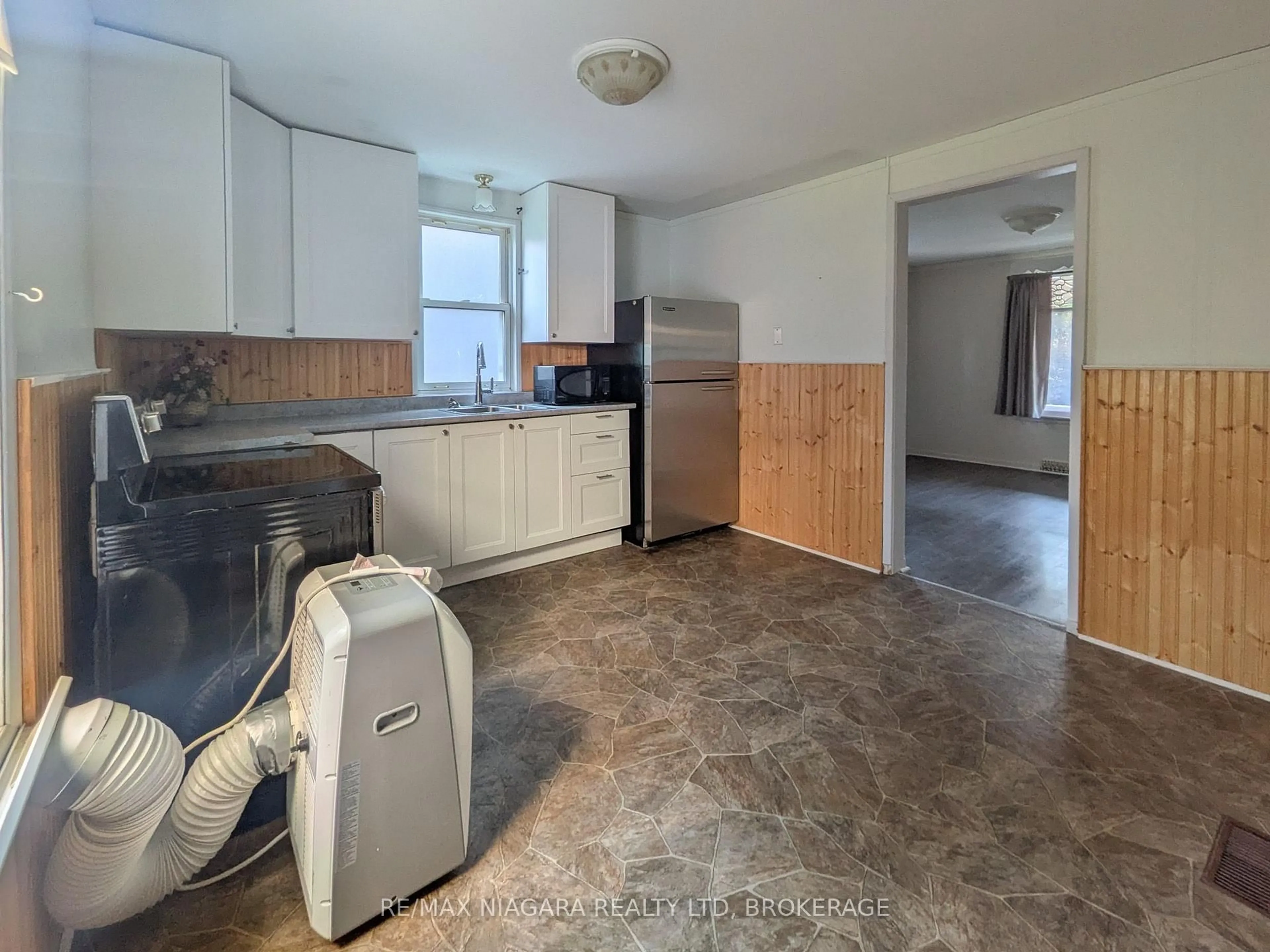 Unknown for 6070 Culp St, Niagara Falls Ontario L2G 2B7