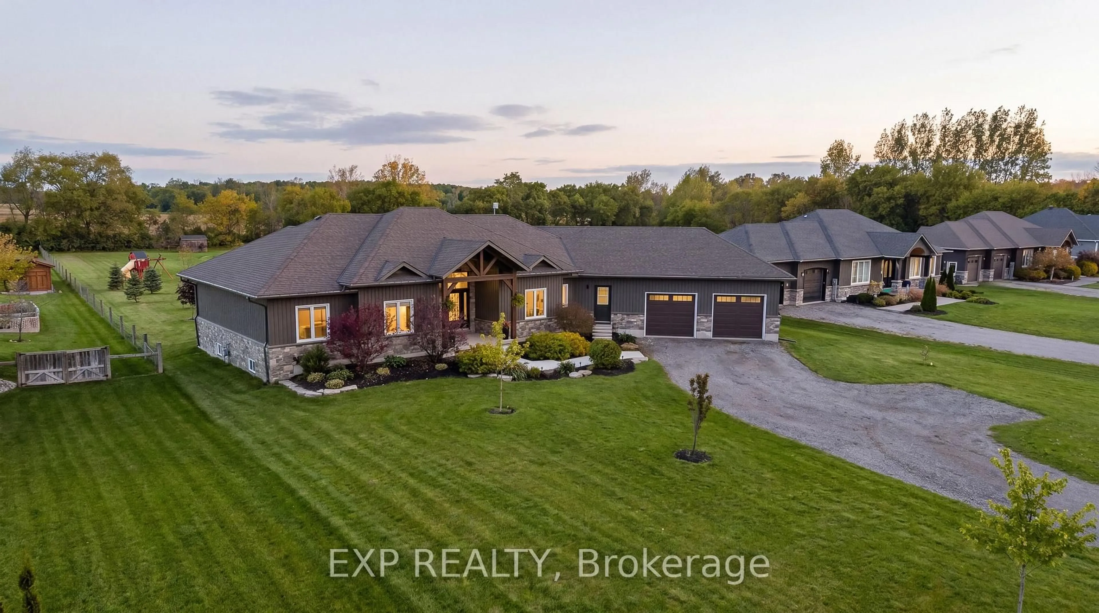 A pic from outside/outdoor area/front of a property/back of a property/a pic from drone, building for 236 Burford Delhi Townline Rd, Brant Ontario N0E 1R0