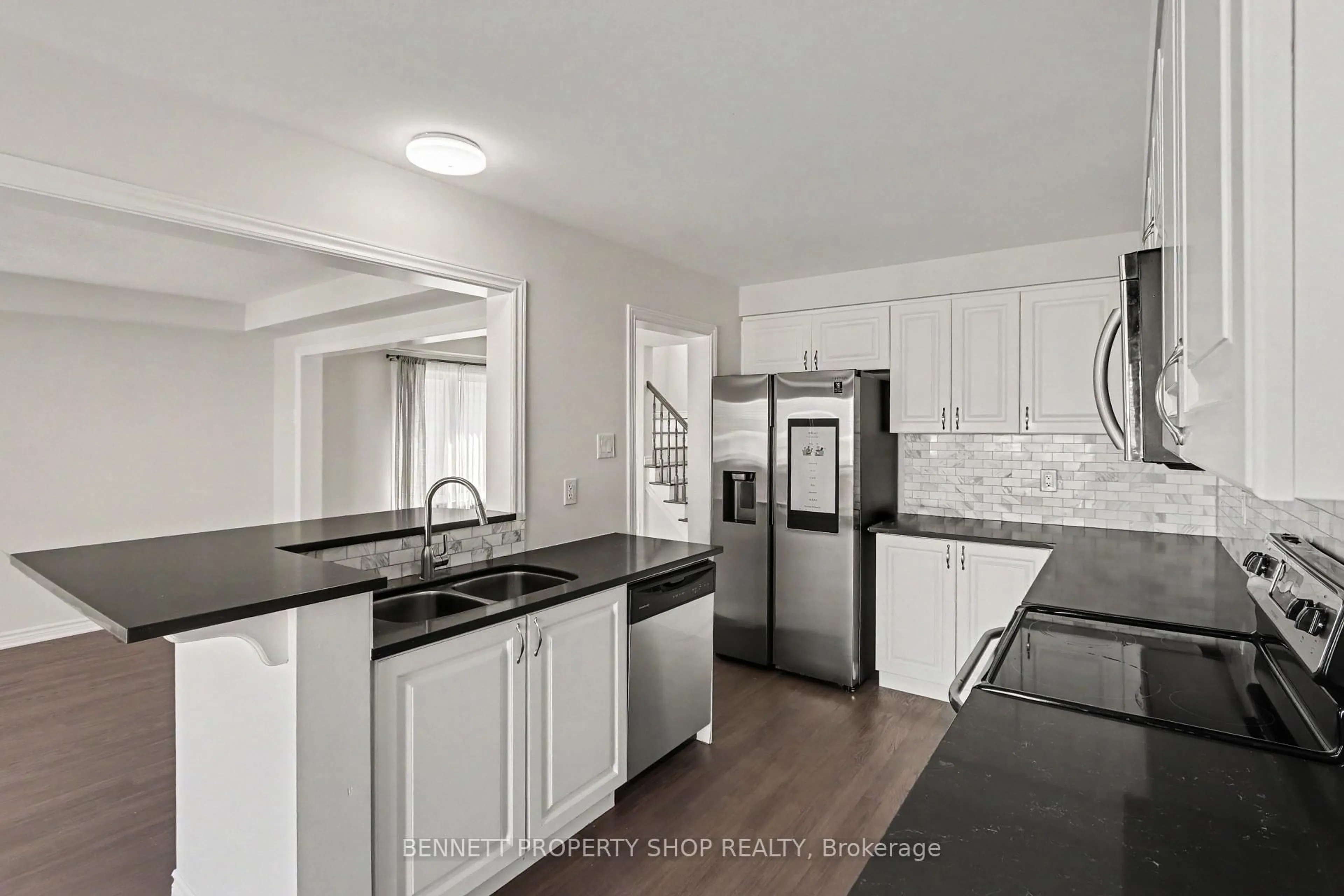 Open concept kitchen, ceramic/tile floor for 159 Conifer Creek Circ, Ottawa Ontario K2M 0M2