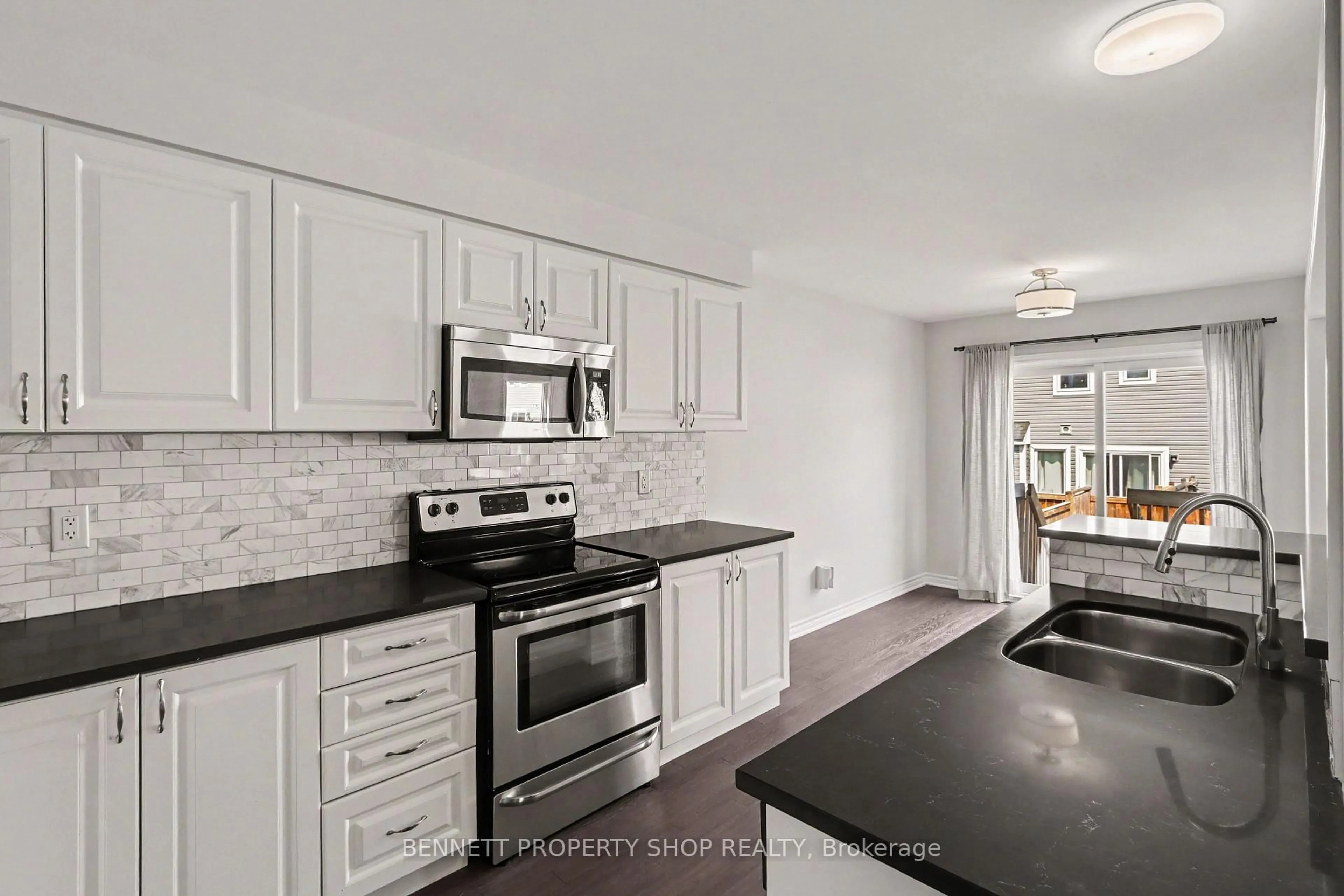 Open concept kitchen, ceramic/tile floor for 159 Conifer Creek Circ, Ottawa Ontario K2M 0M2