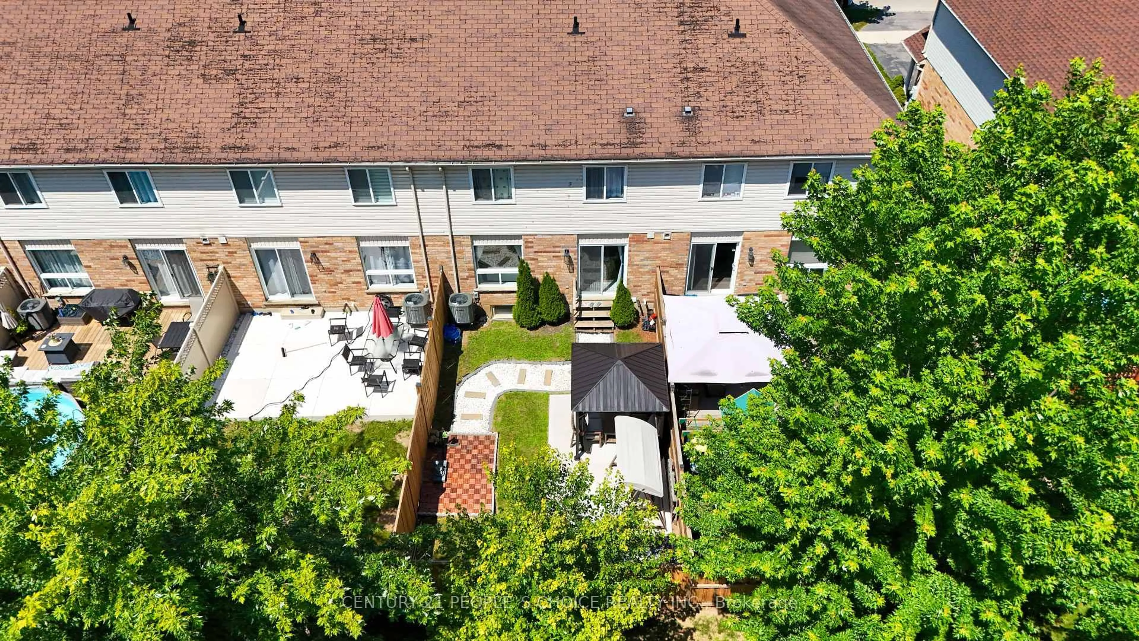 A pic from outside/outdoor area/front of a property/back of a property/a pic from drone, city buildings view from balcony for 504 Doon Dr, Kitchener Ontario N2P 2Z1
