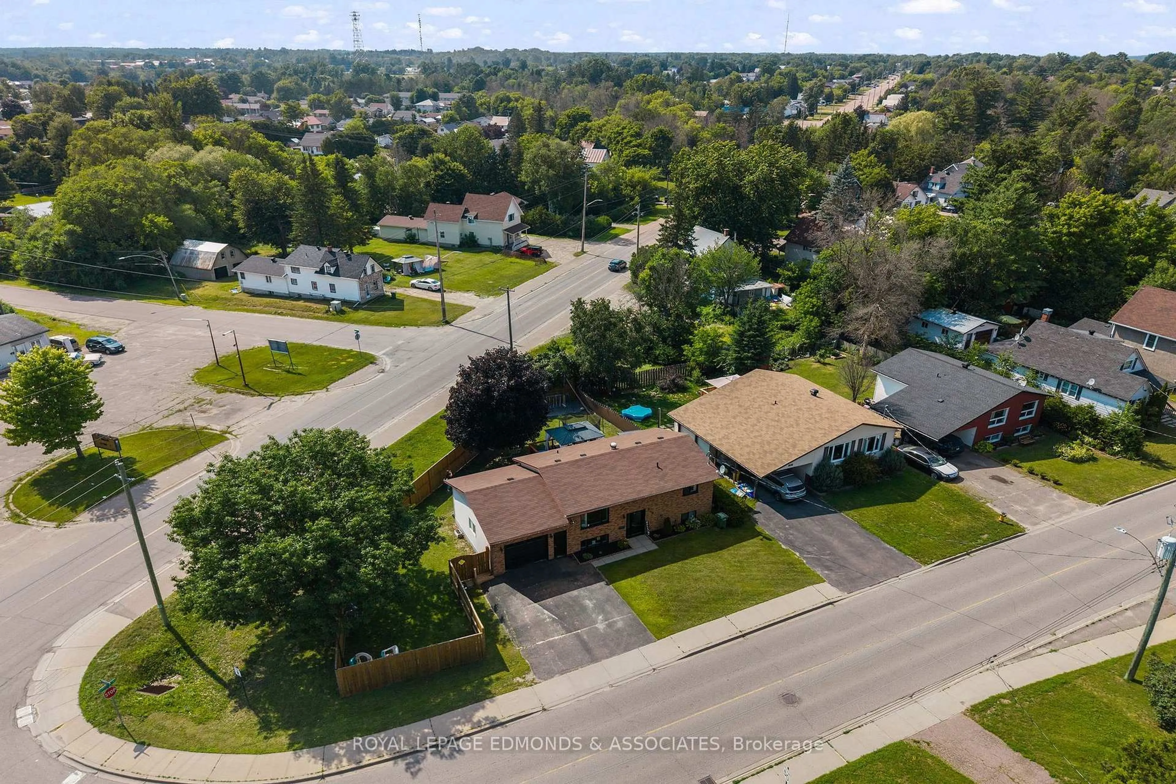 A pic from outside/outdoor area/front of a property/back of a property/a pic from drone, street for 610 Eganville Rd, Pembroke Ontario K8A 4E9