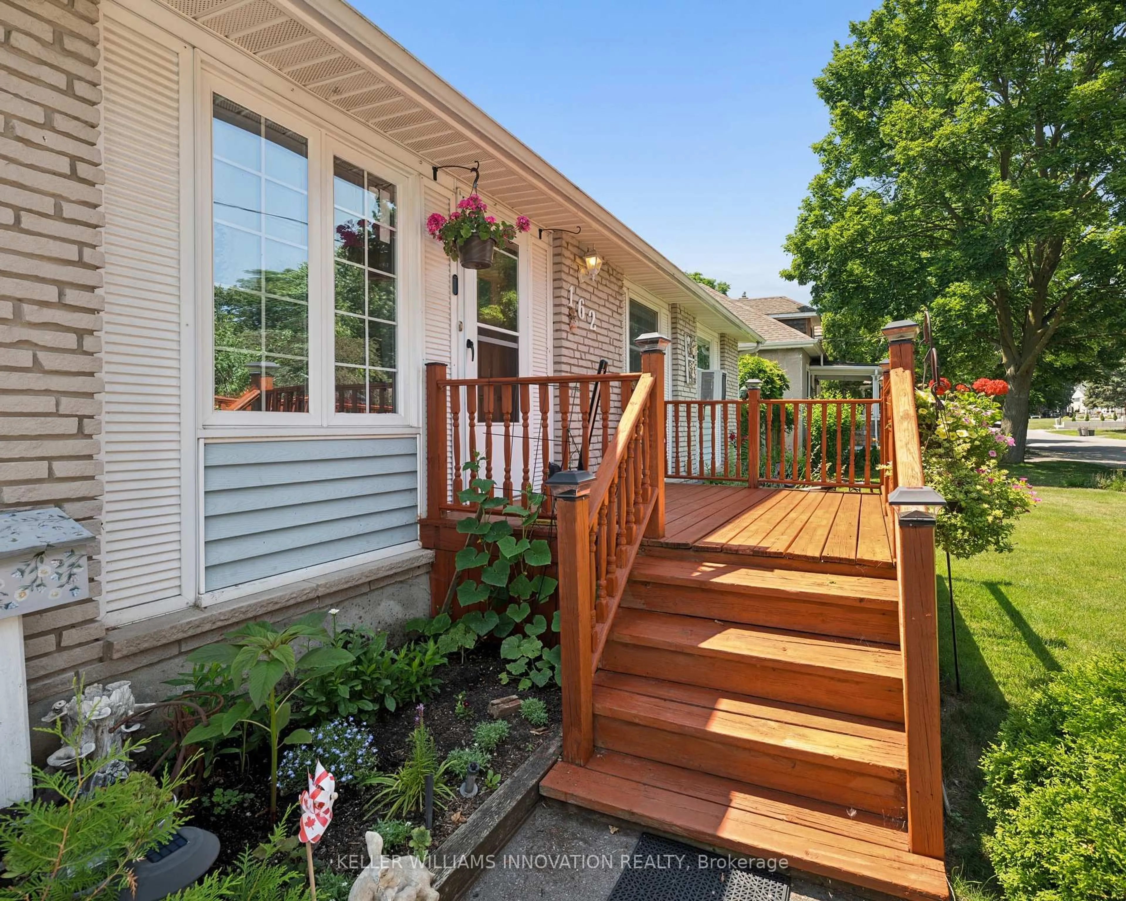 Home with vinyl exterior material, street for 162 Tiffany St, Cambridge Ontario N3H 4G6