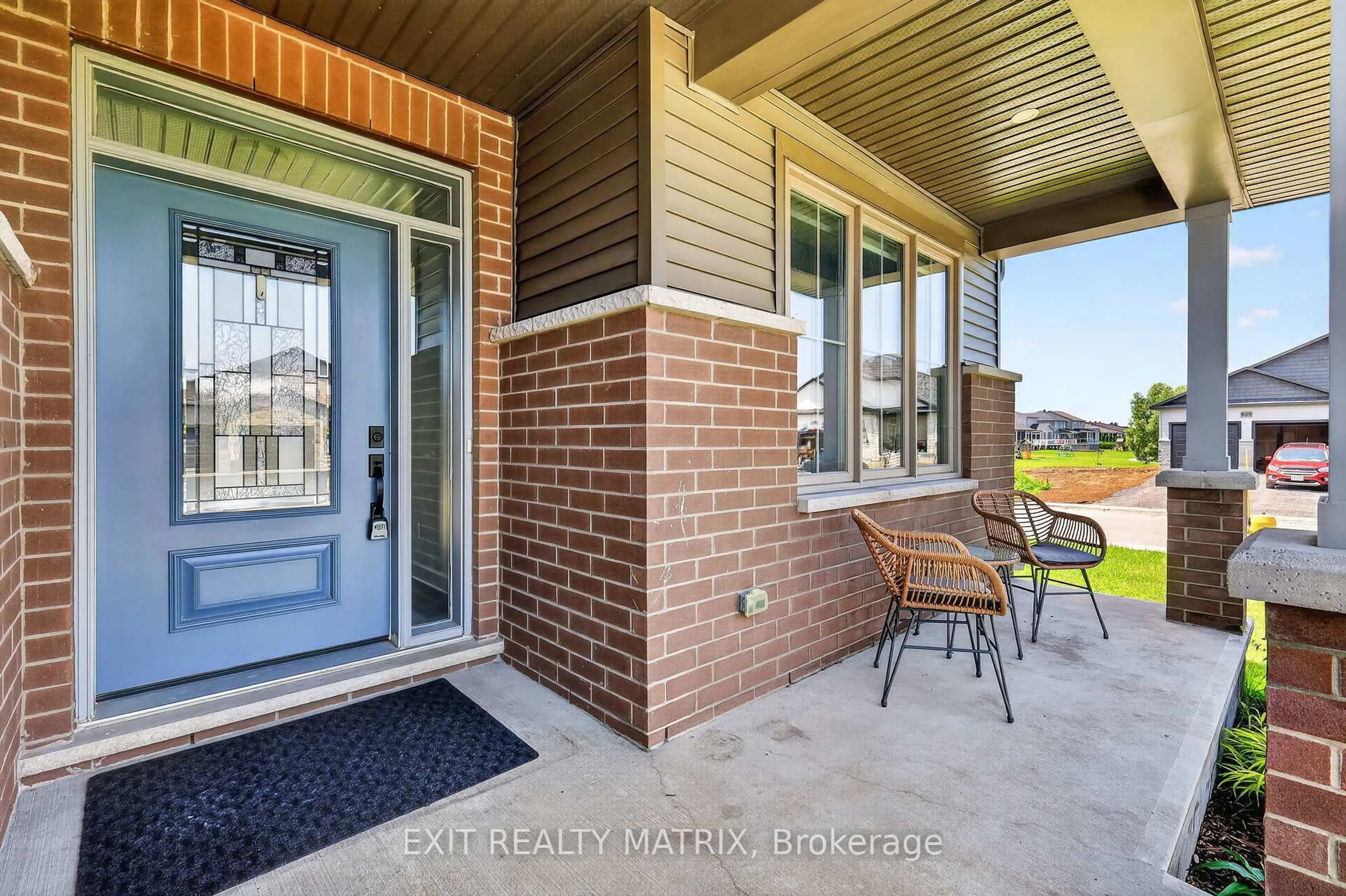 Indoor entryway for 620 Parkview Terr, Russell Ontario K4R 0C6
