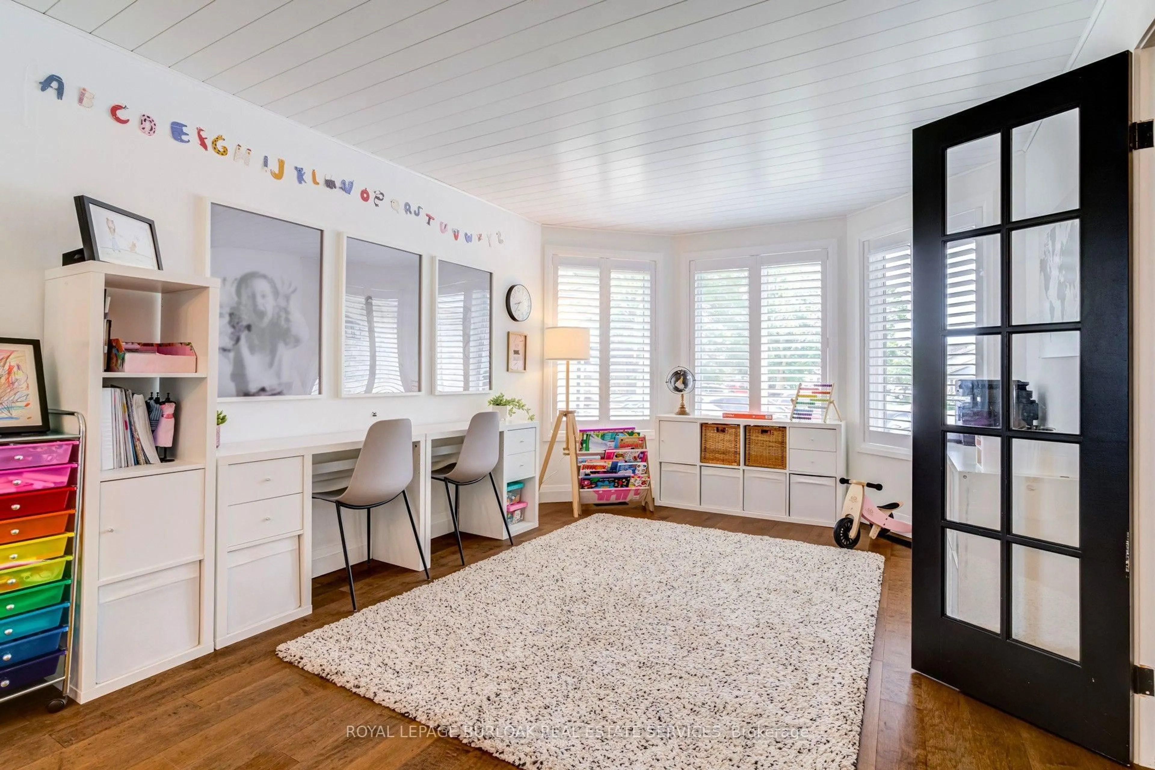 Indoor entryway for 34 Amblecote Pl, Hamilton Ontario L8W 3E9