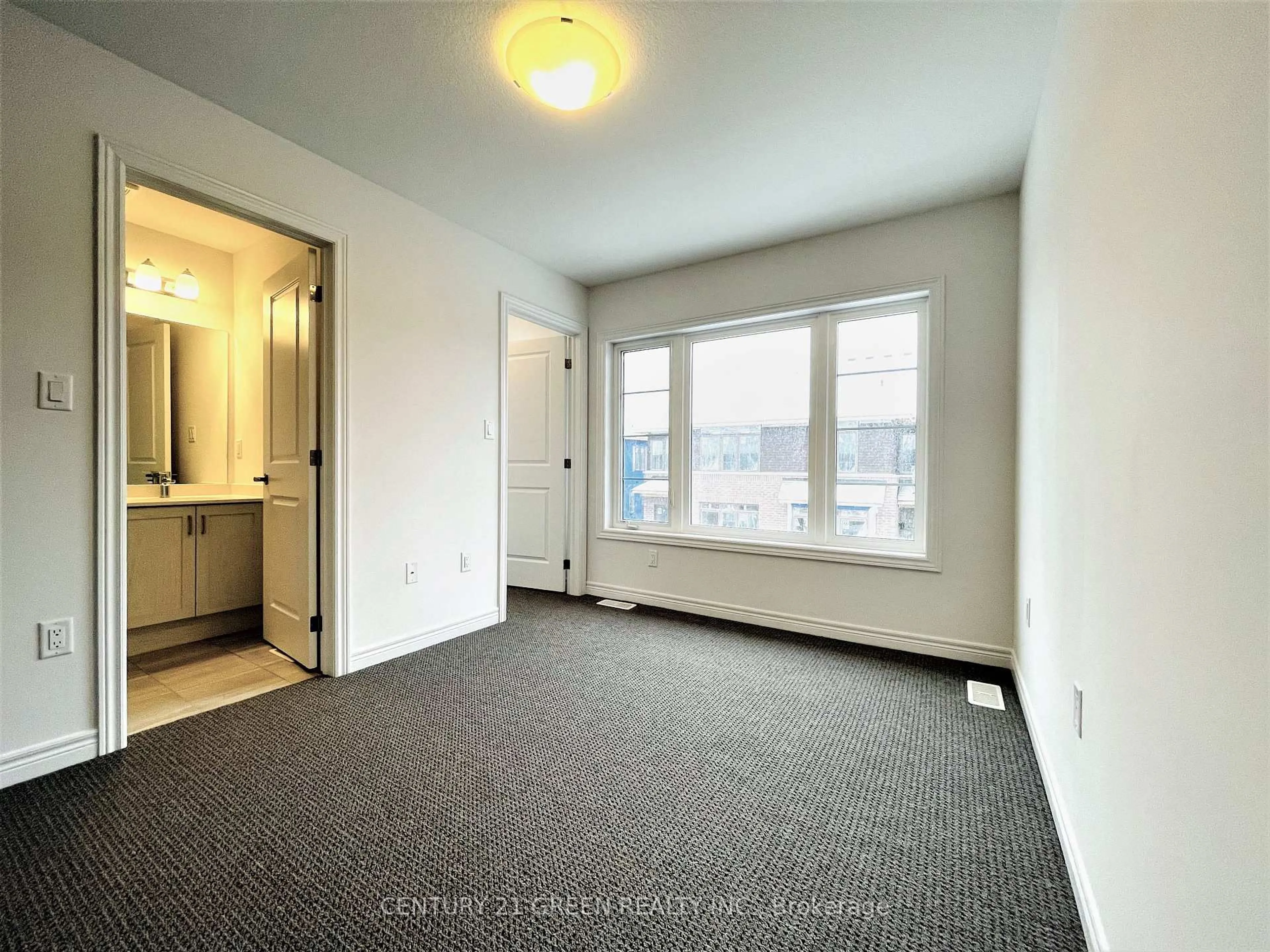 A pic of a room for 575 Woodward Ave #11, Hamilton Ontario L8H 0B3