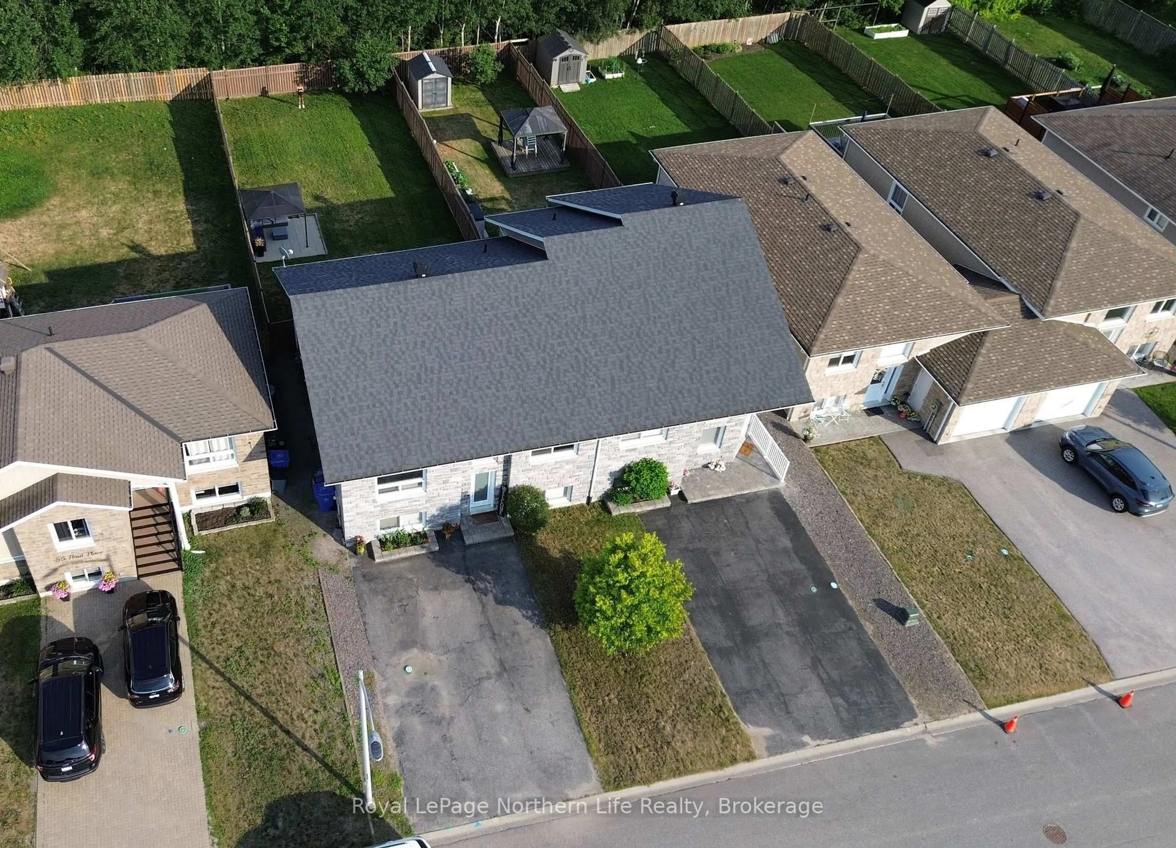 A pic from outside/outdoor area/front of a property/back of a property/a pic from drone, street for 53 Perut Pl, North Bay Ontario P1B 0B5