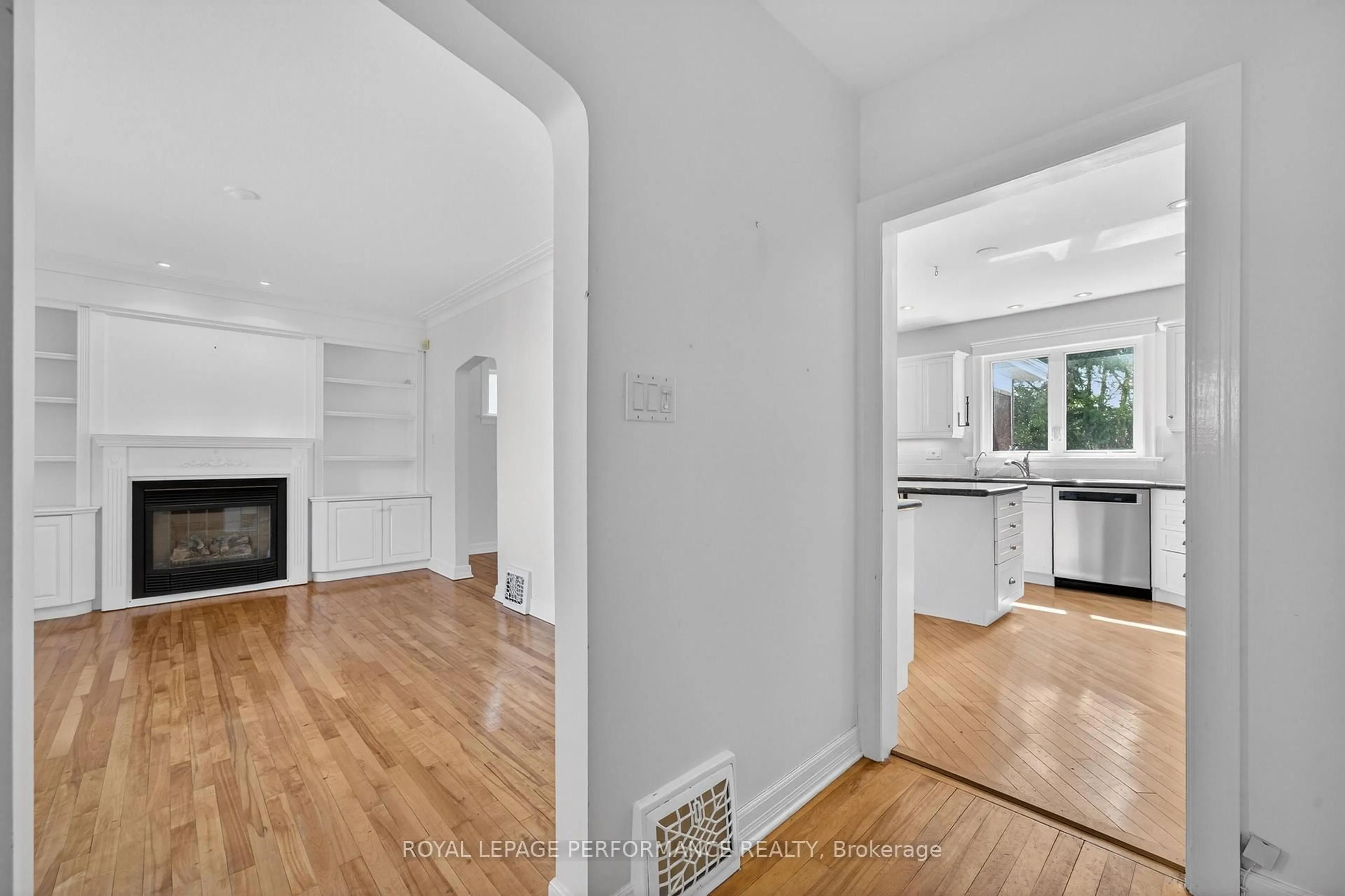 Open concept kitchen, unknown for 318 Duncairn Ave, Ottawa Ontario K1Z 7G9