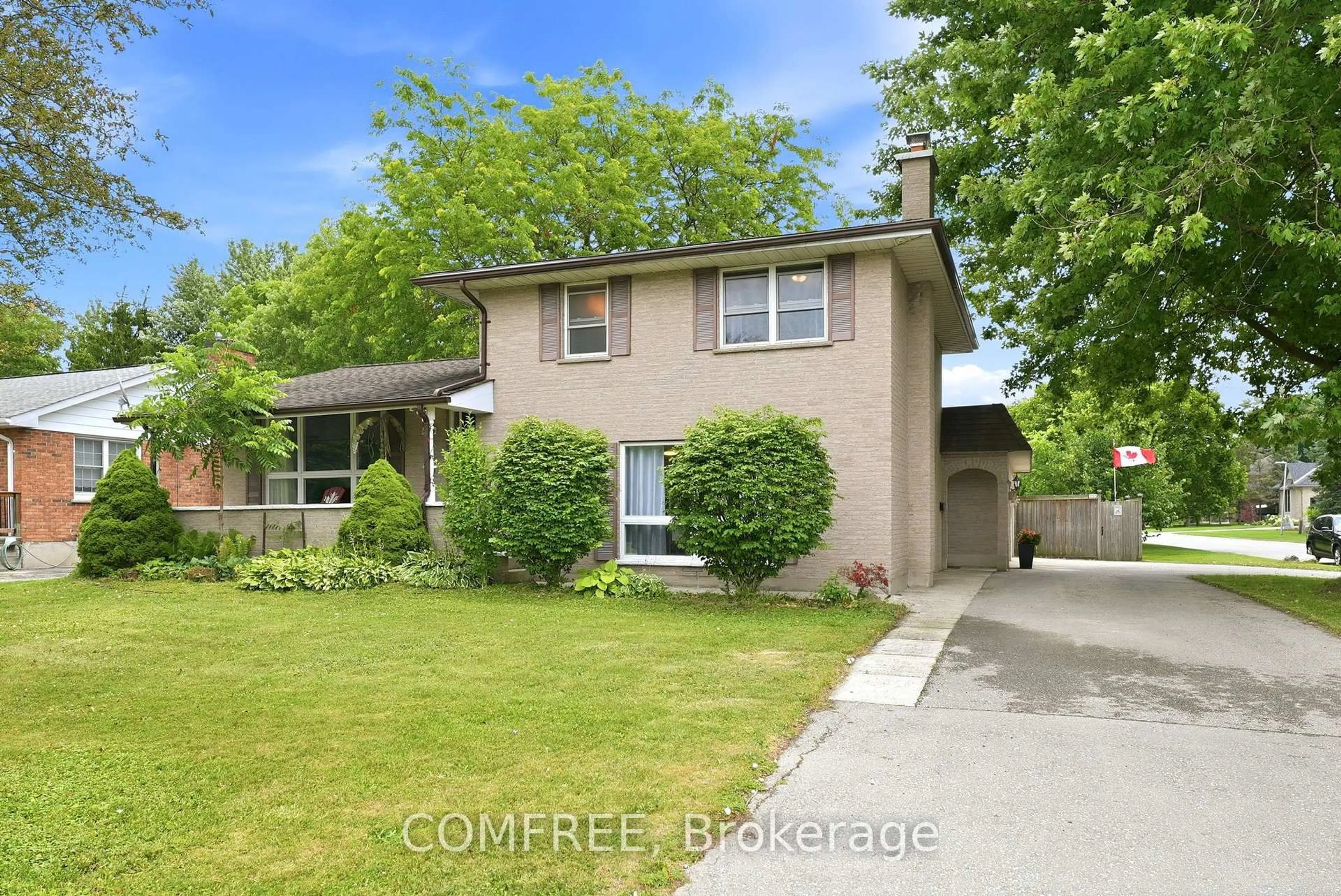 A pic from outside/outdoor area/front of a property/back of a property/a pic from drone, street for 275 Margaret St, Middlesex Centre Ontario N0P 2L0