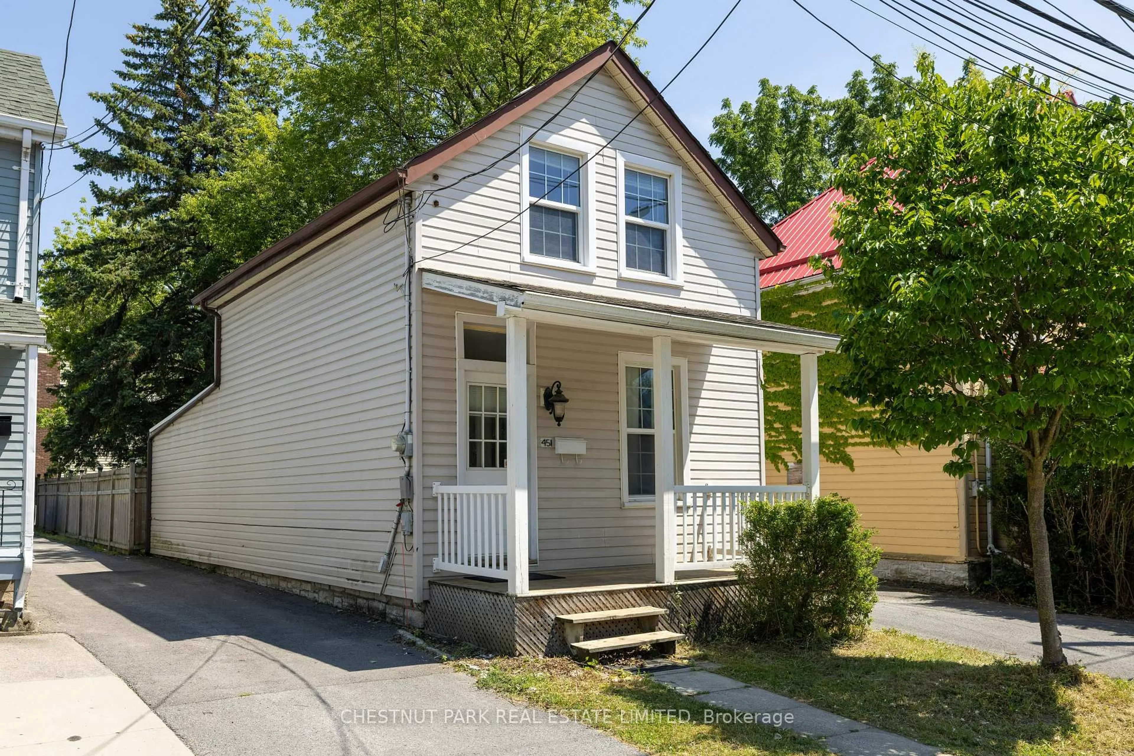 Home with vinyl exterior material, street for 451 Albert St, Kingston Ontario K7L 3W4
