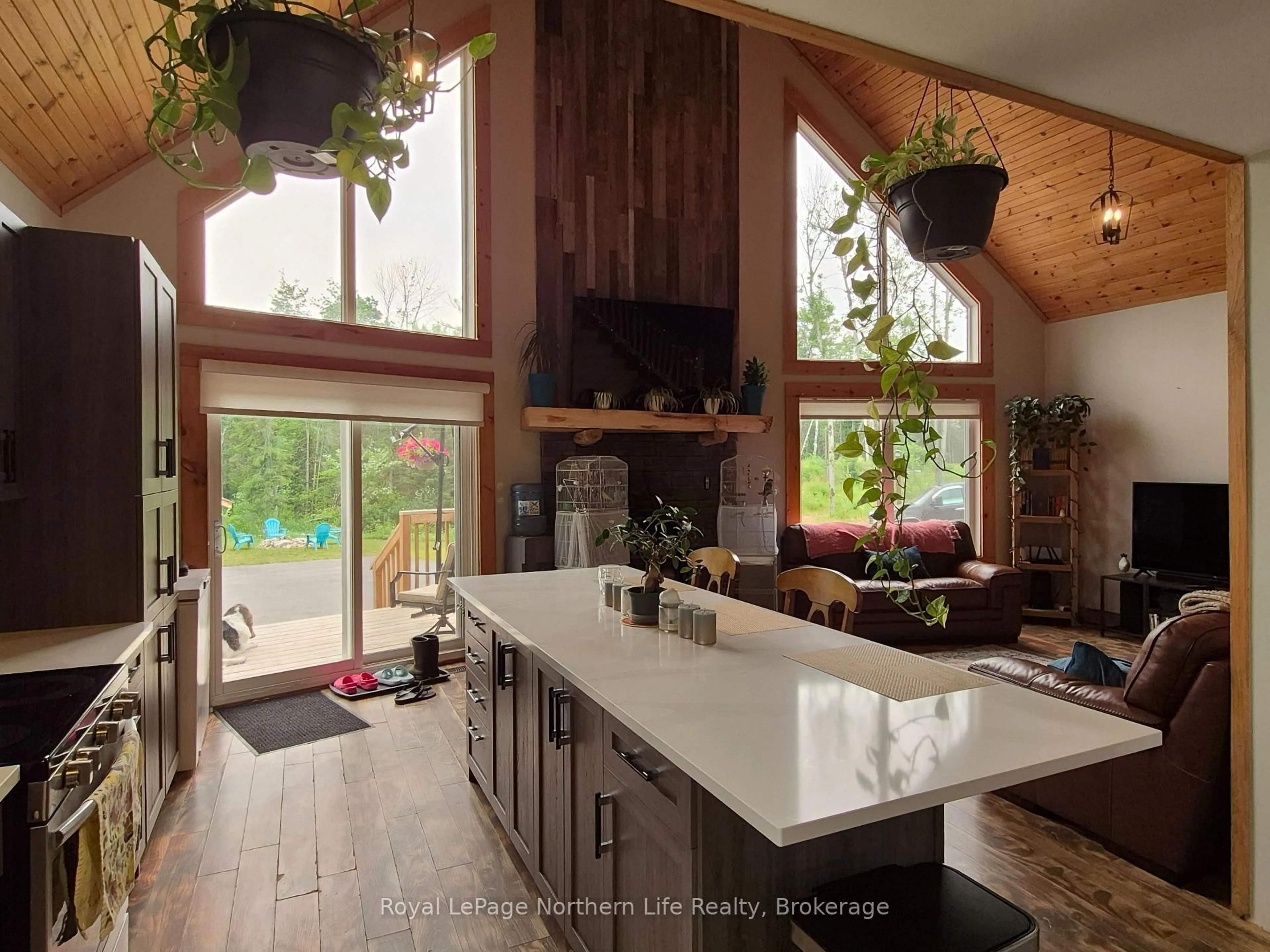 Open concept kitchen, unknown for 1856 Papineau Rd, Papineau-Cameron Ontario P0H 1V0
