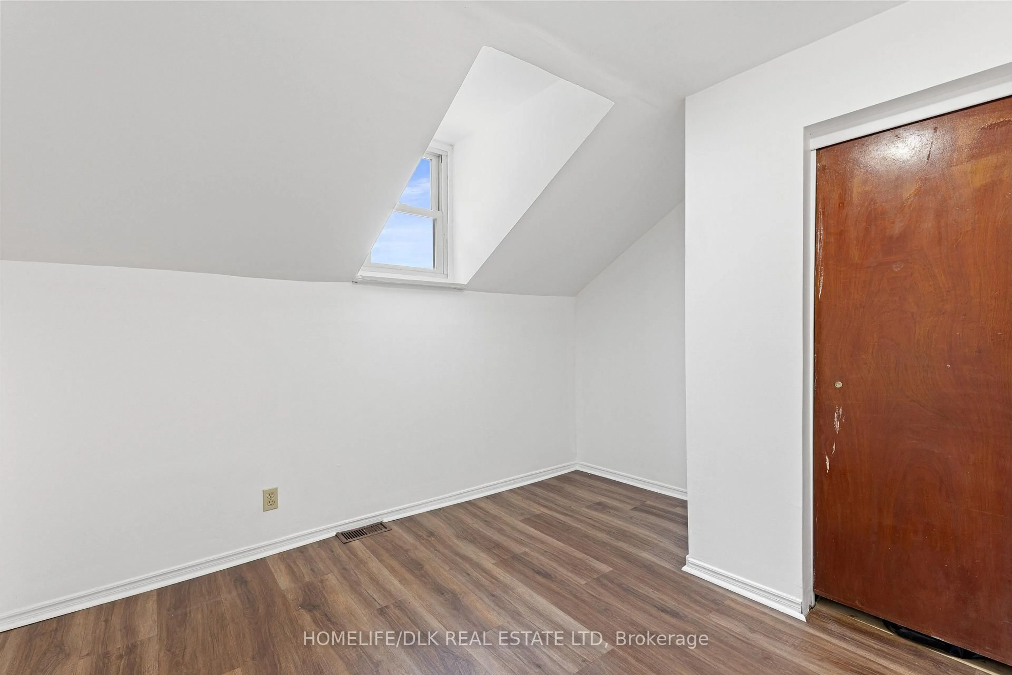 A pic of a room for 20/22 Pearl St, Brockville Ontario K6V 1P3