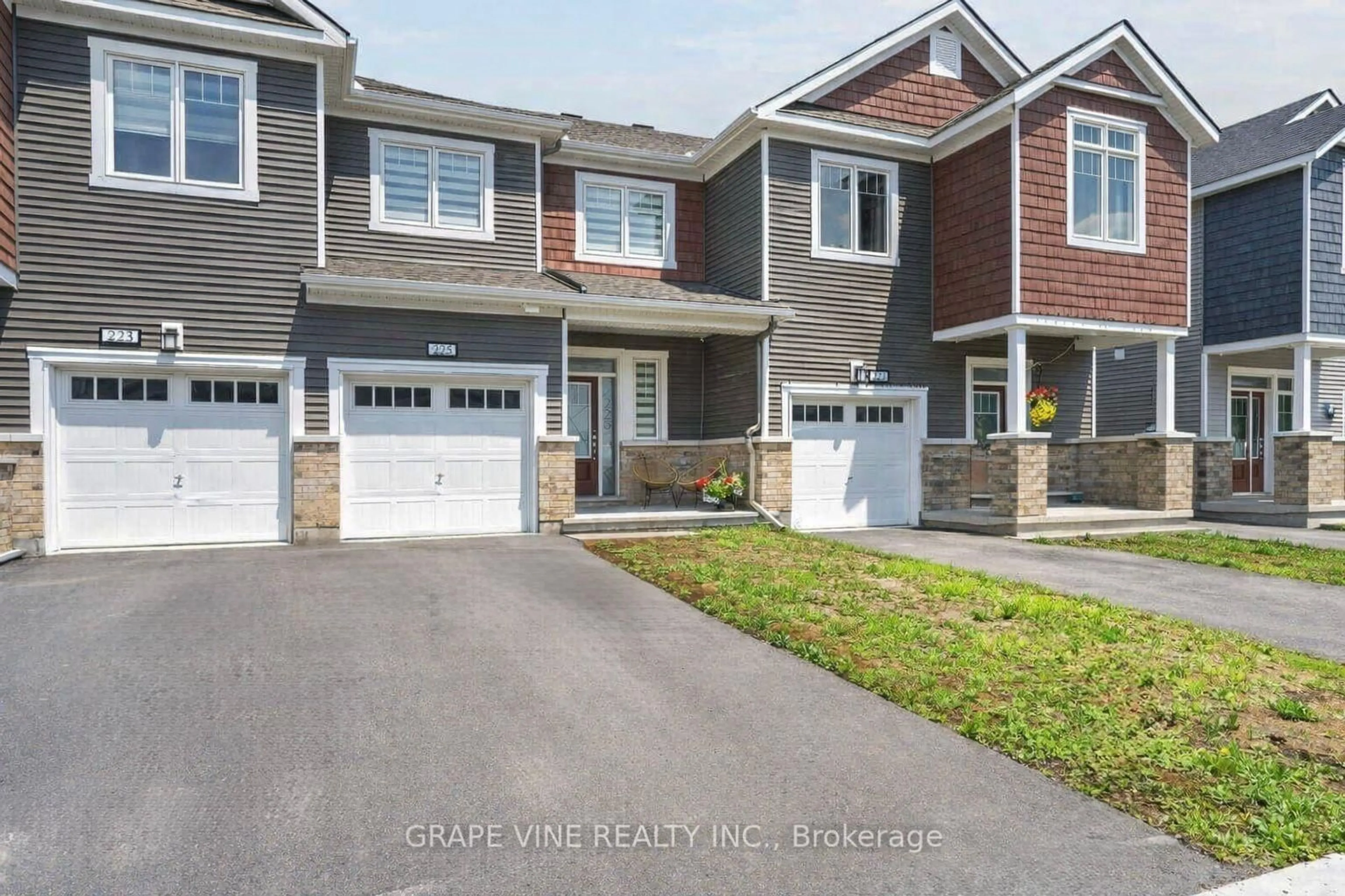 Home with vinyl exterior material, street for 225 Billrian Cres, Ottawa Ontario K2S 3A5