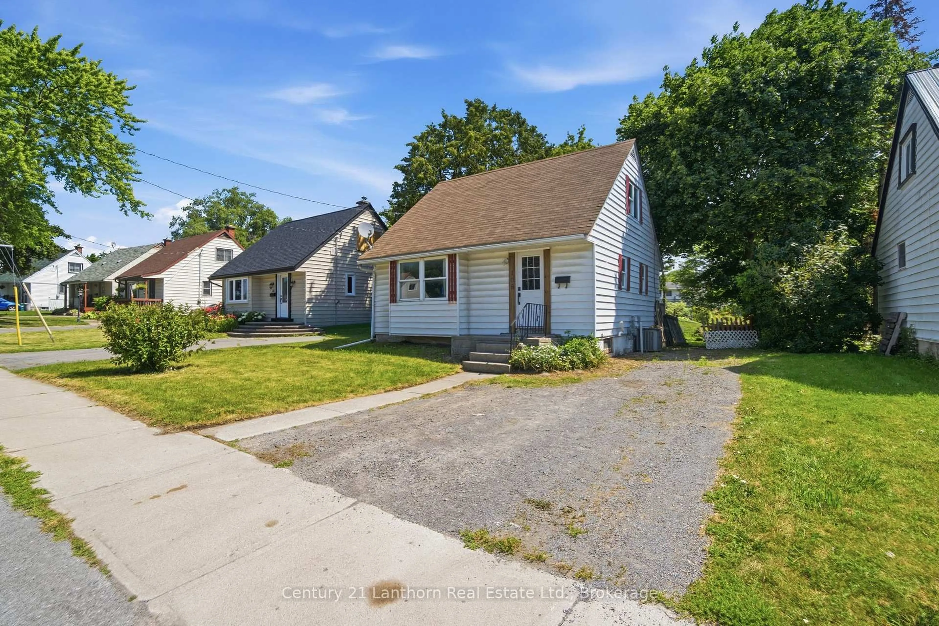 A pic from outside/outdoor area/front of a property/back of a property/a pic from drone, street for 105 Humewood Dr, Belleville Ontario K8N 4E5
