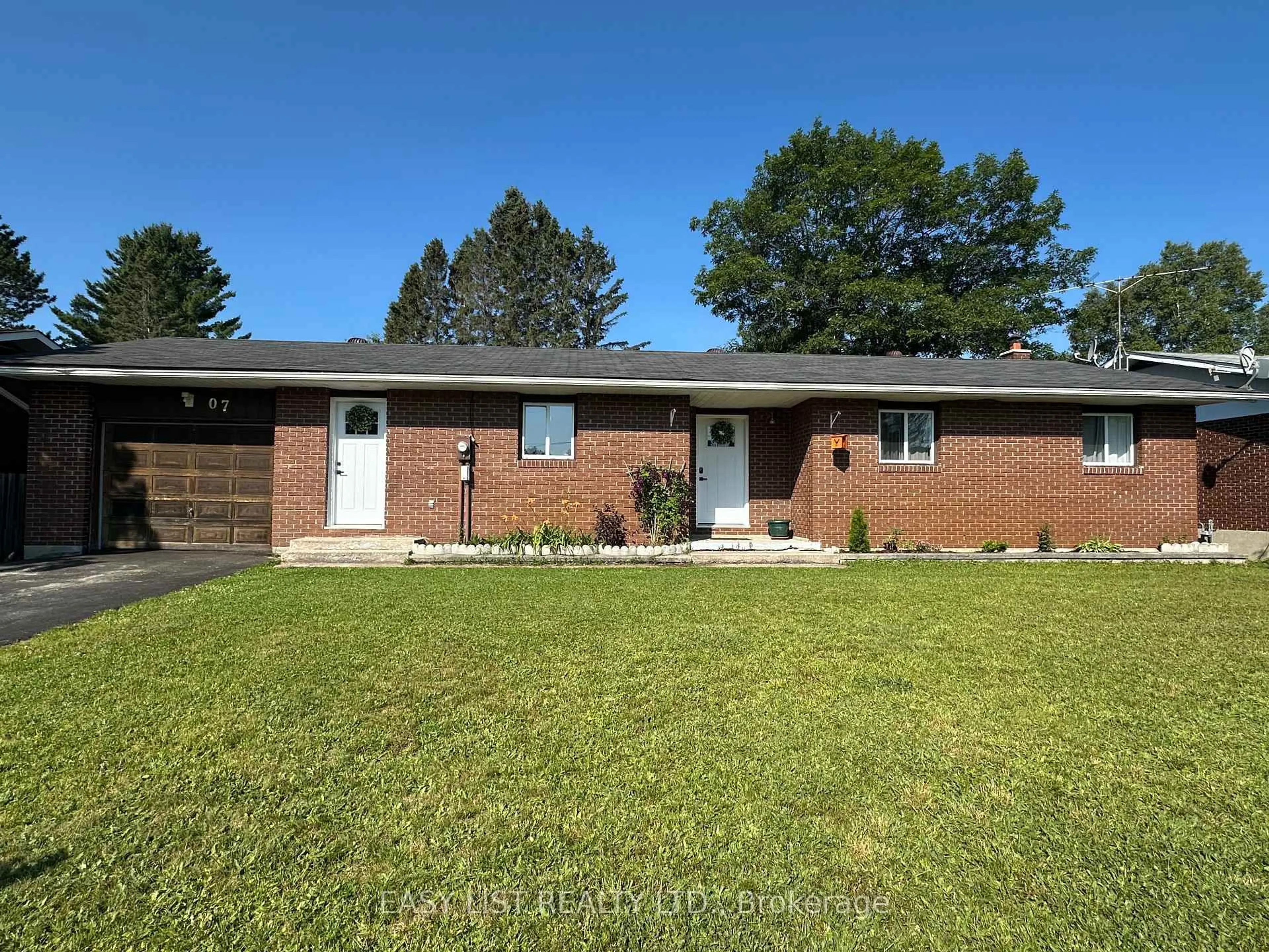 Home with brick exterior material, street for 7 Fitz Ave, South River Ontario P0A 1X0
