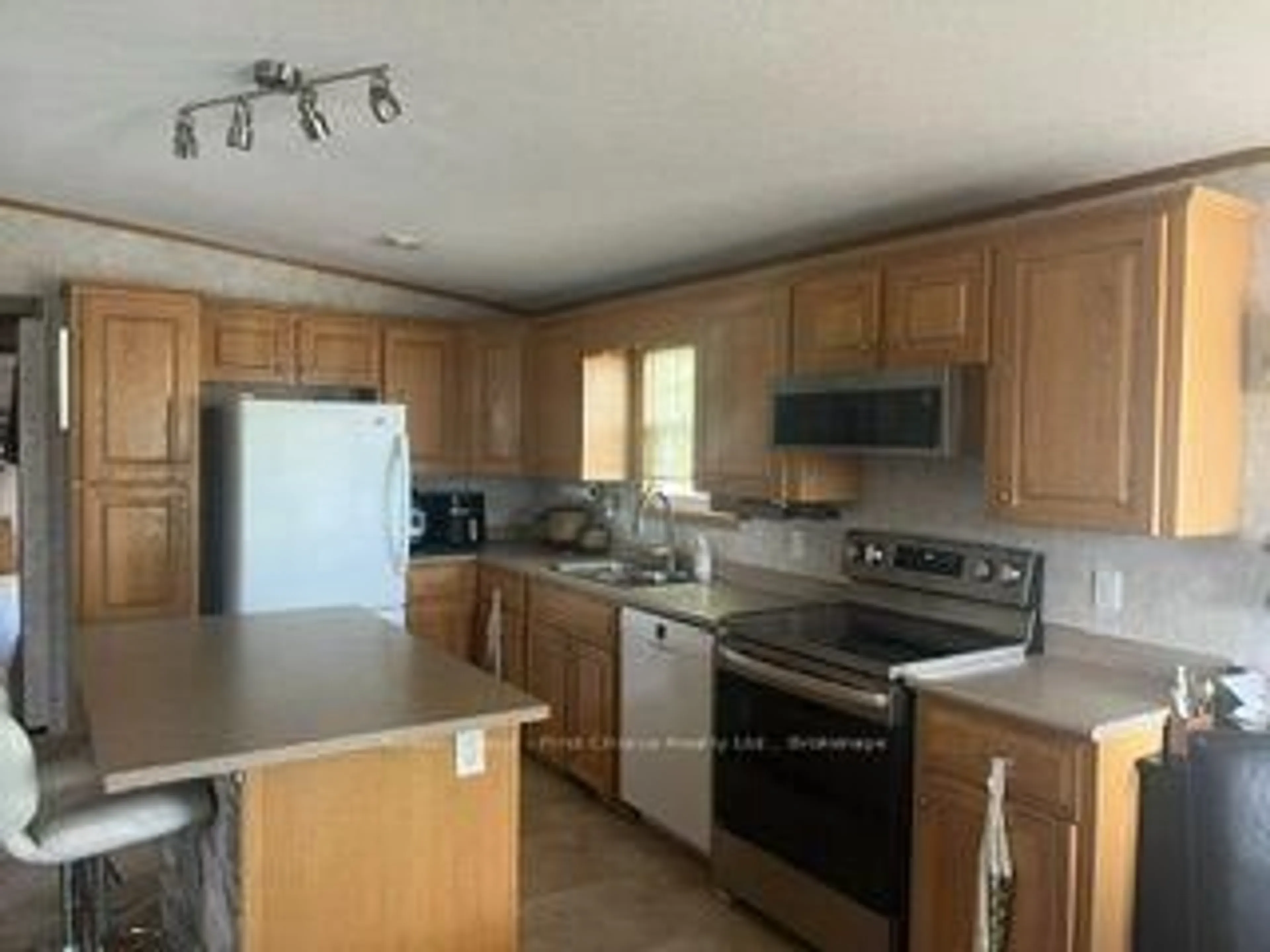 Standard kitchen, unknown for 1 25 Thames Rd, St. Marys Ontario N4X 1C4