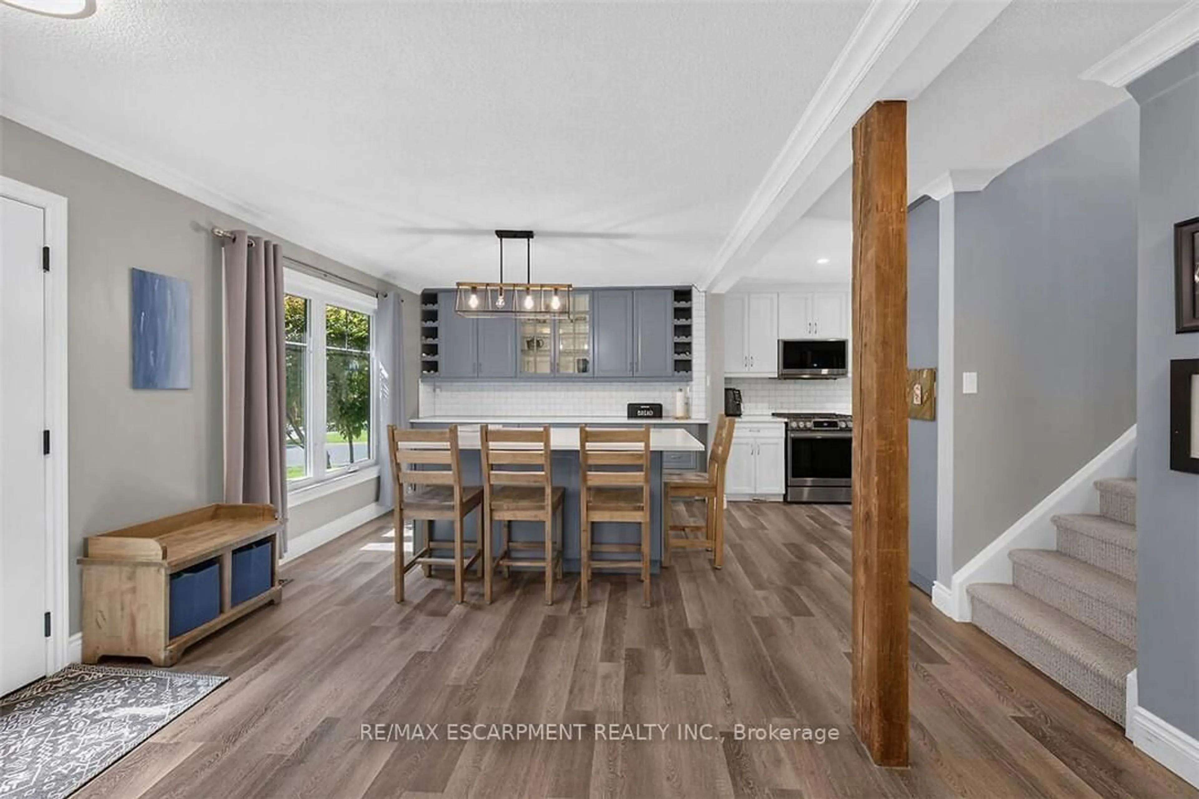 Open concept kitchen, unknown for 181 Central Dr, Hamilton Ontario L9G 2A3