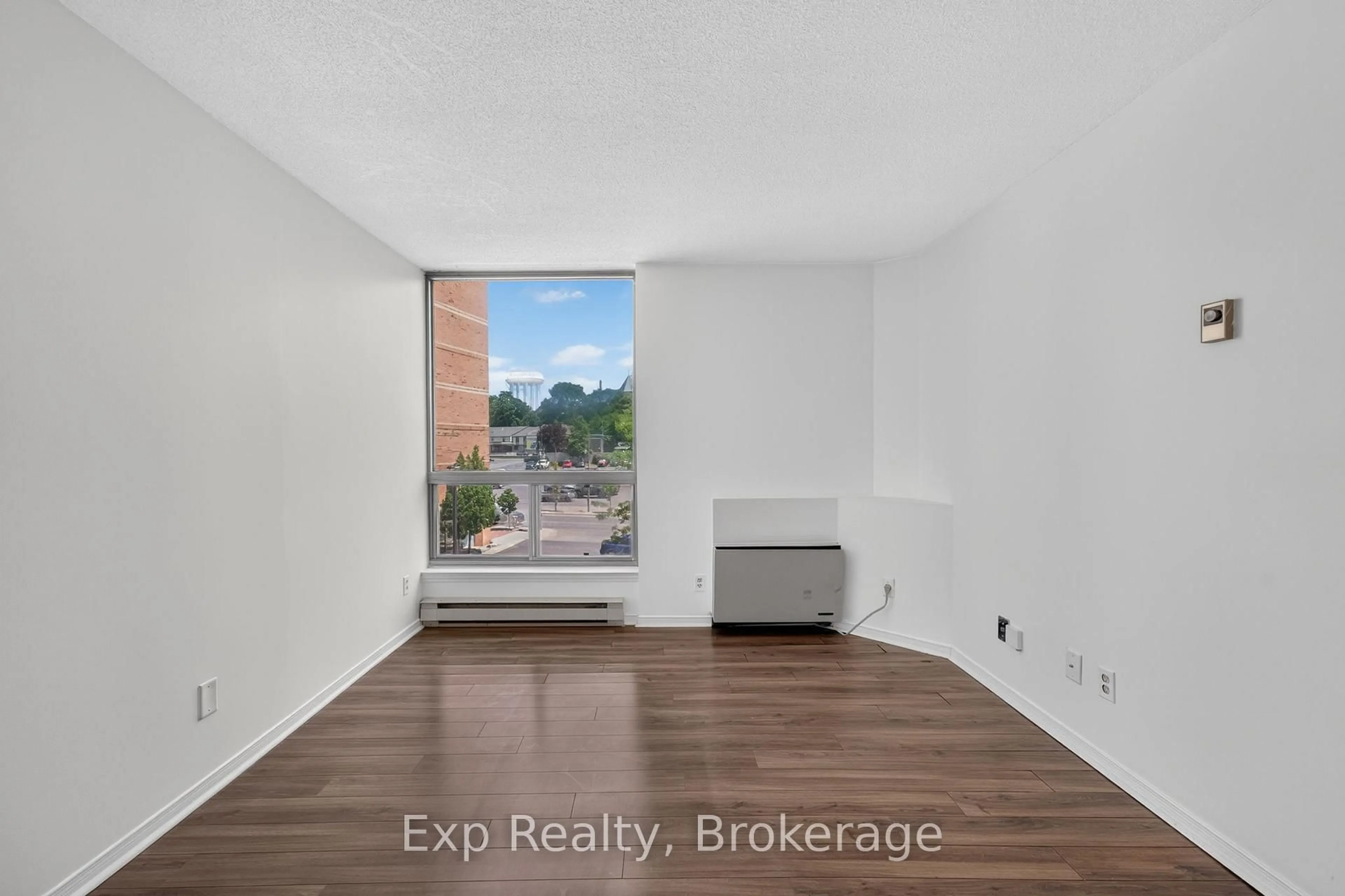A pic of a room for 344 Front St #305, Belleville Ontario K8N 5M4