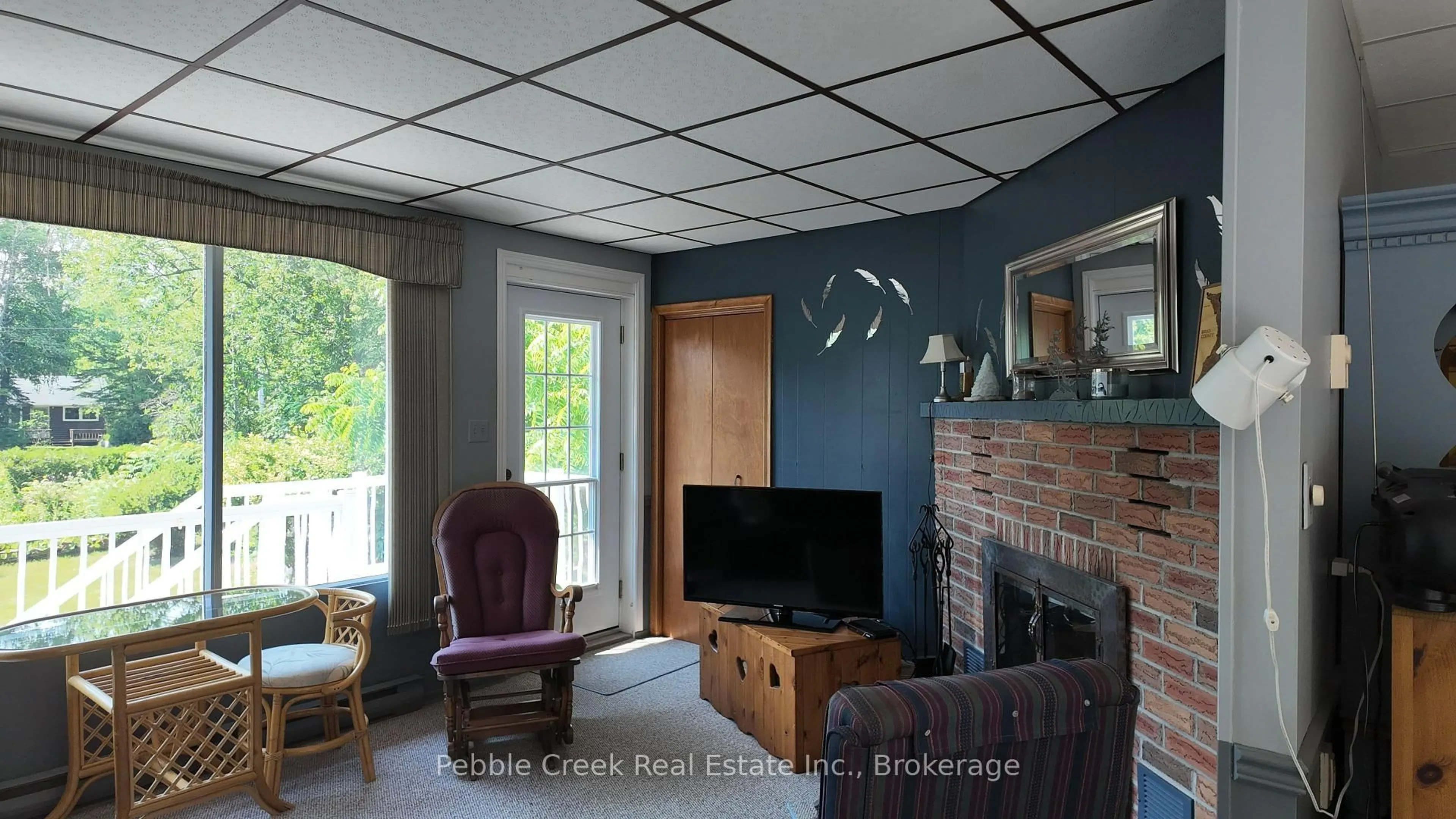 Living room with furniture, unknown for 412 Ash St, Huron-Kinloss Ontario N2Z 2X3