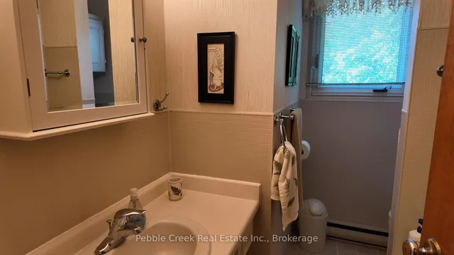 412 Ash St, Huron-Kinloss 4