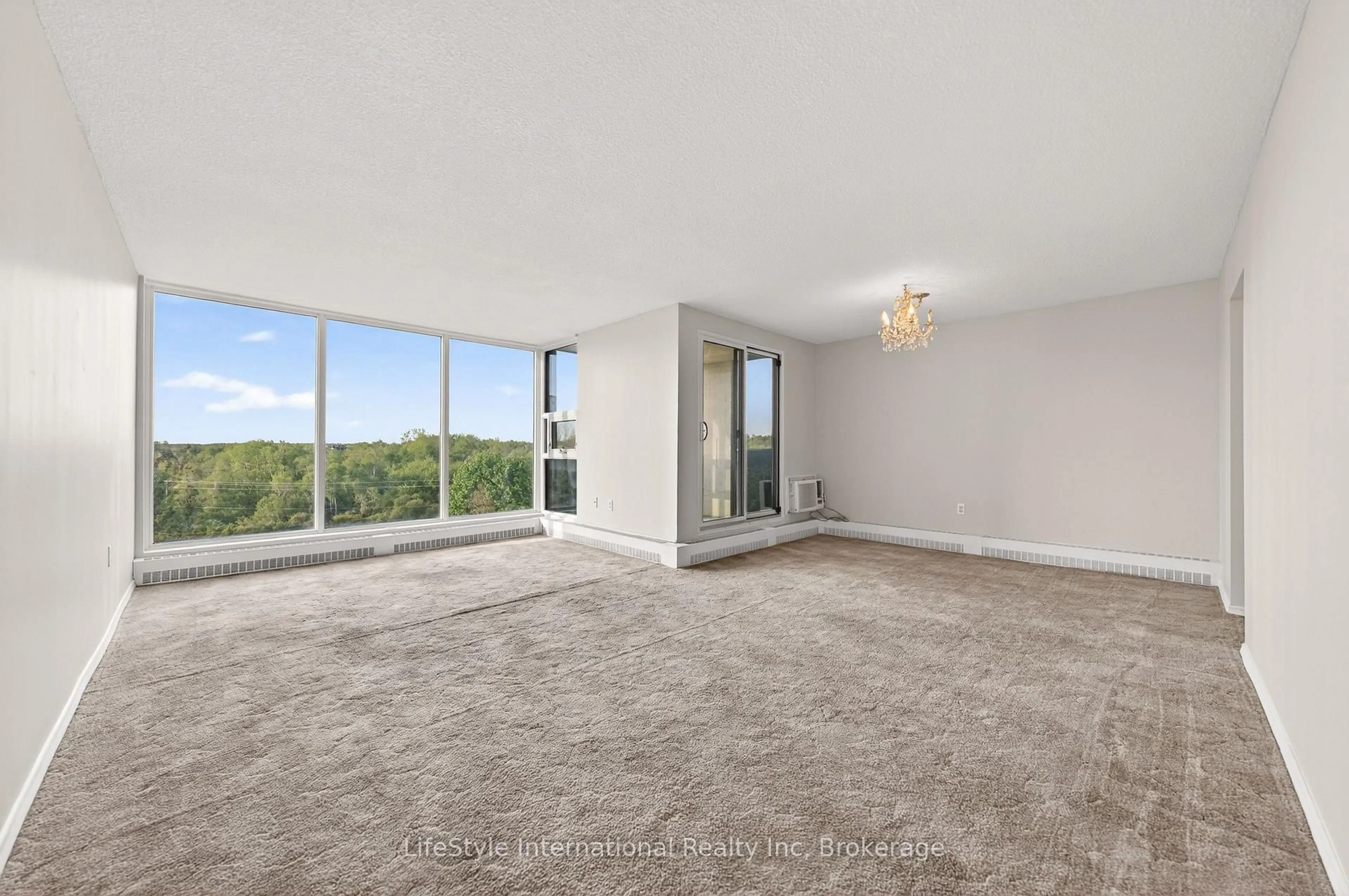 A pic of a room for 19 Woodlawn Rd #512, Guelph Ontario N1H 7B1
