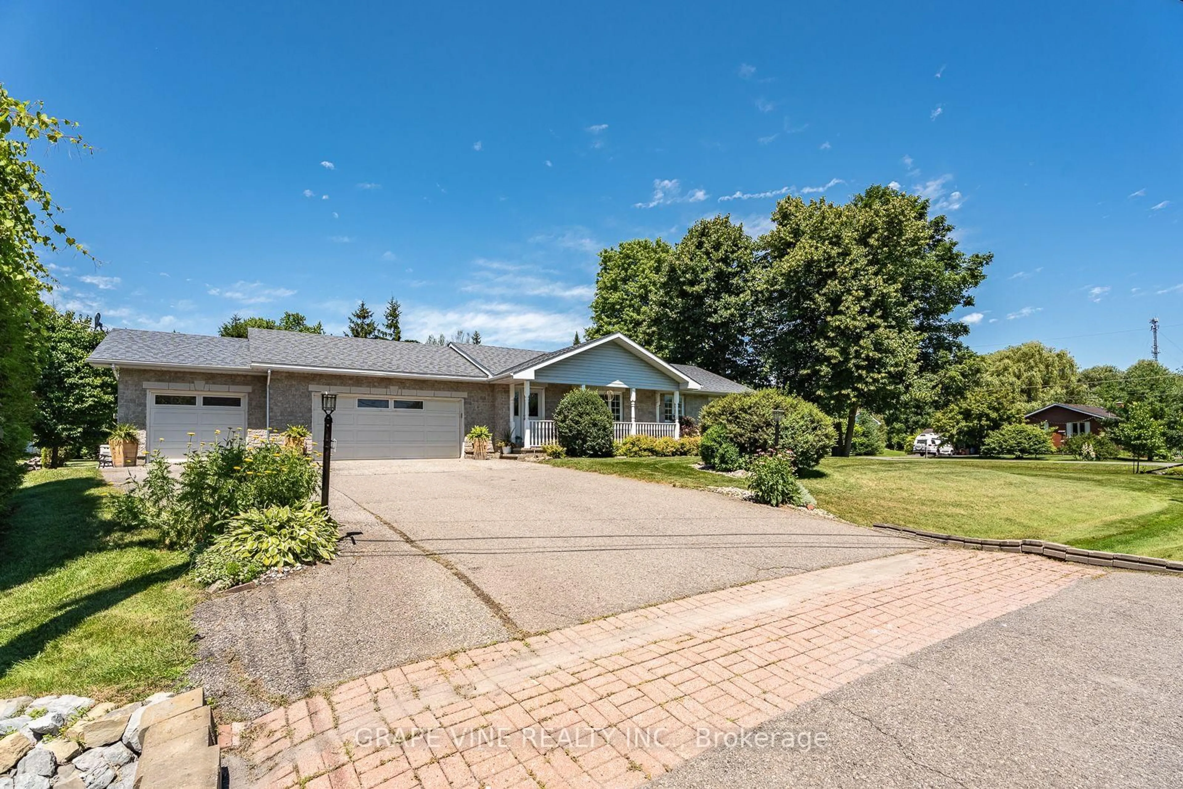 A pic from outside/outdoor area/front of a property/back of a property/a pic from drone, street for 8391 Rowan Dr Dr, Metcalfe Ontario K0A 2P0
