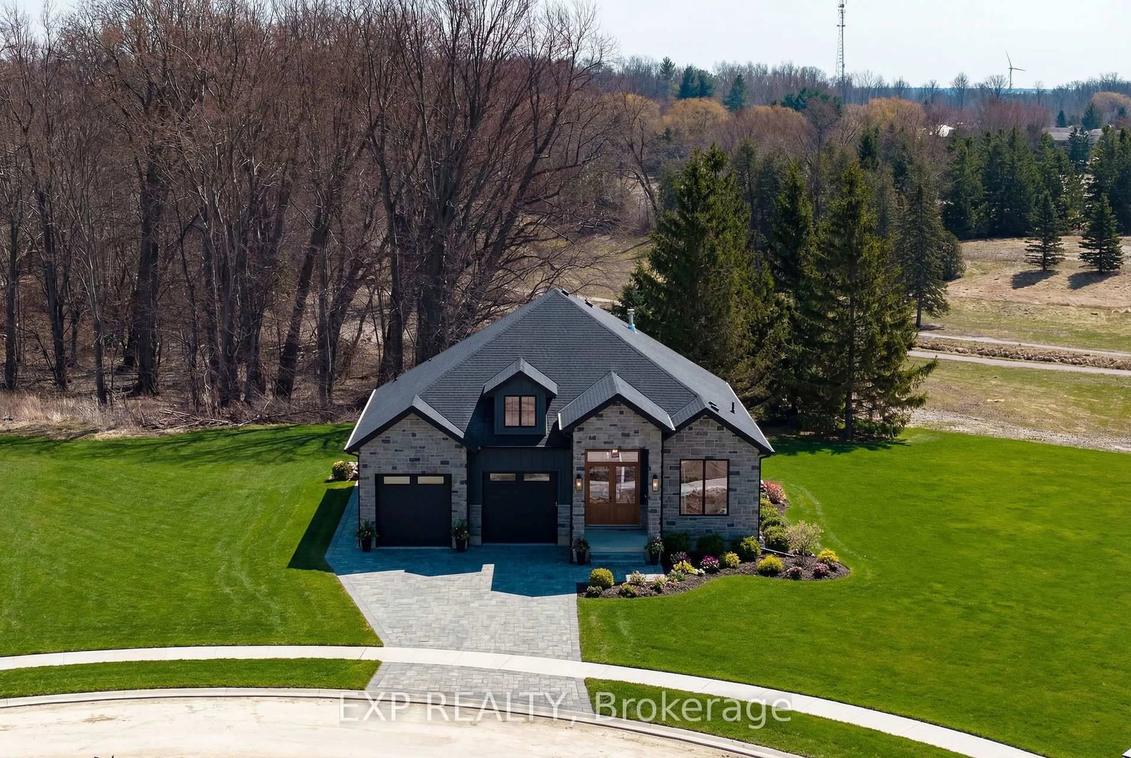A pic from outside/outdoor area/front of a property/back of a property/a pic from drone, unknown for 29 Dearing Dr, Lambton Shores Ontario N0M 1T0