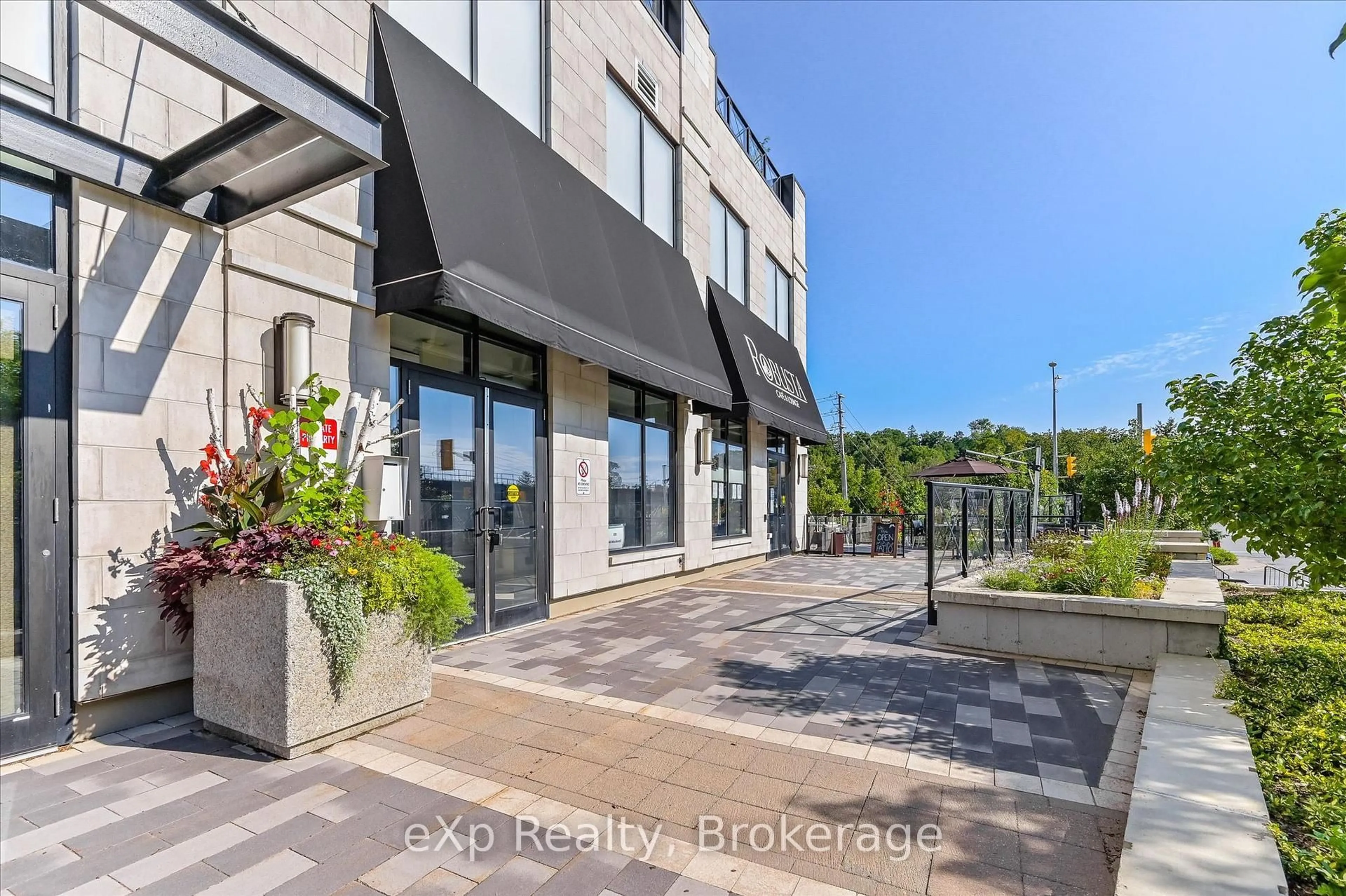 Patio, street for 160 Macdonell St #308, Guelph Ontario N1H 0A9