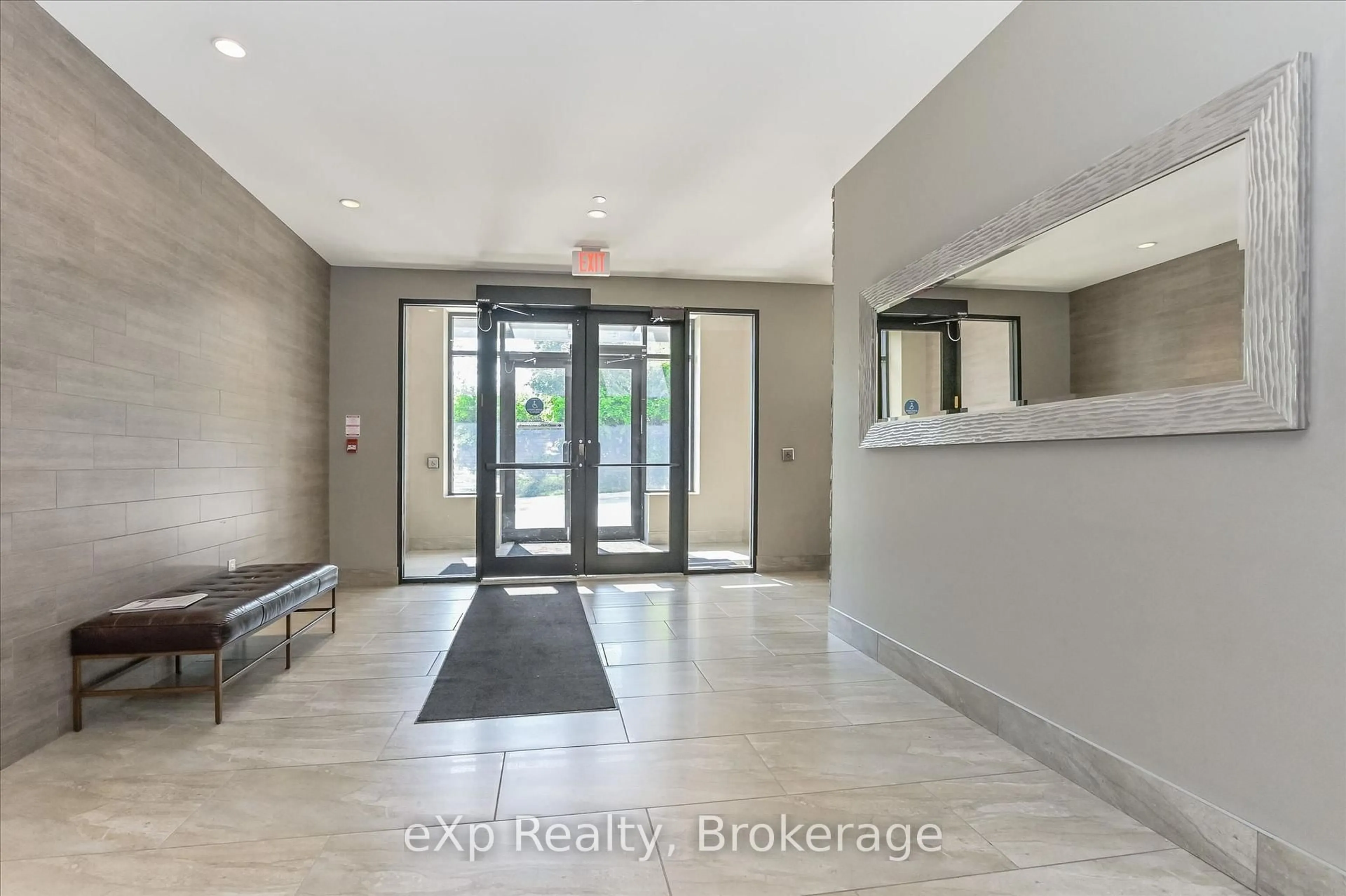 Indoor entryway for 160 Macdonell St #308, Guelph Ontario N1H 0A9
