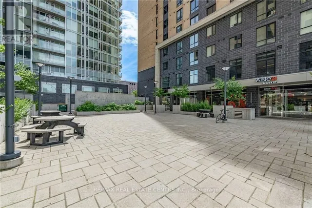105 Champagne Ave #2006, Ottawa 2