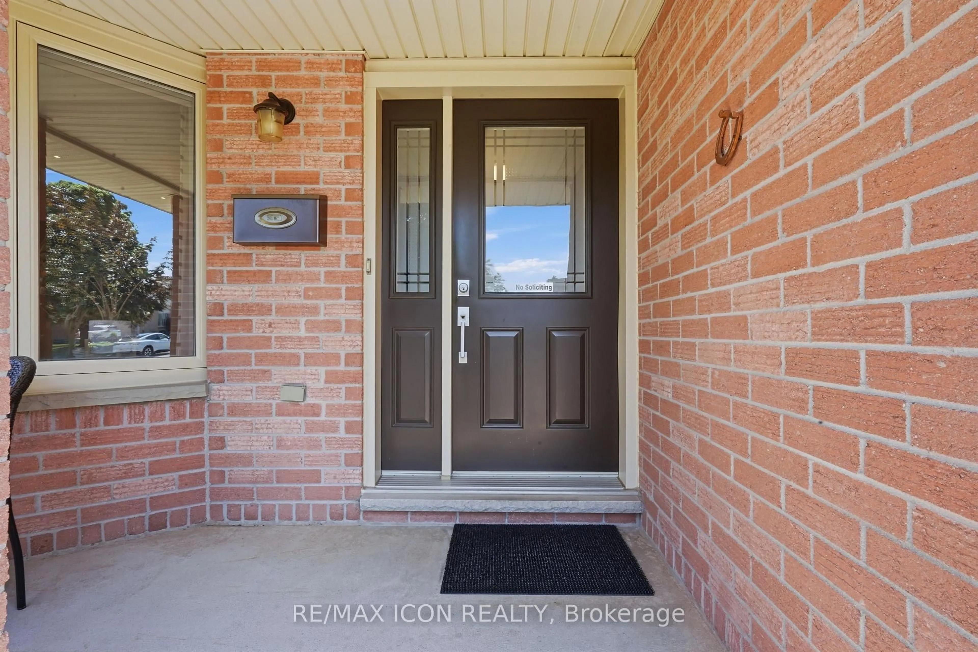 Indoor entryway for 66 Ashley Cres, London South Ontario N6E 3P7