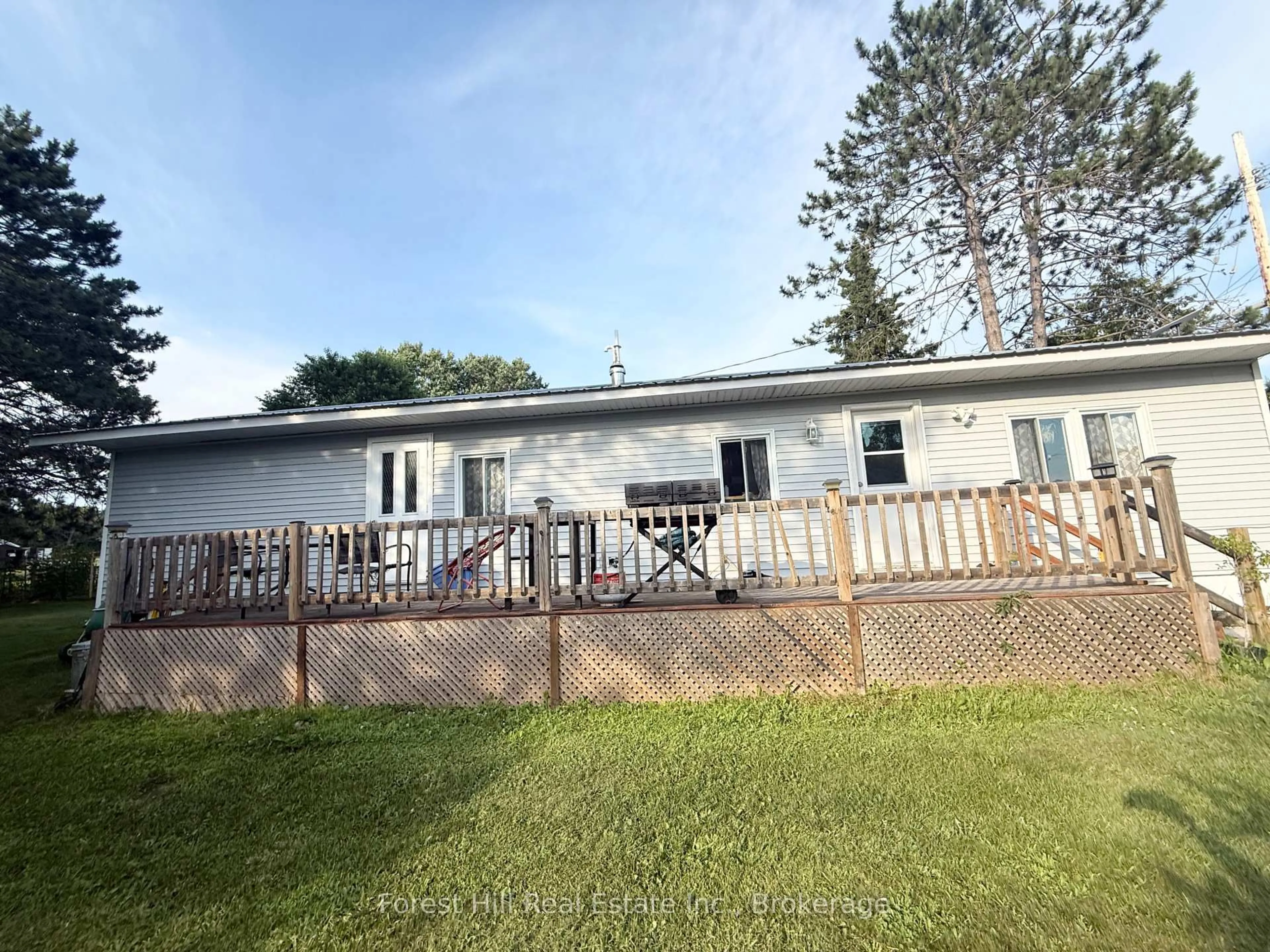 A pic from outside/outdoor area/front of a property/back of a property/a pic from drone, unknown for 43 Davis Dr, Parry Sound Remote Area Ontario P0H 1Y0