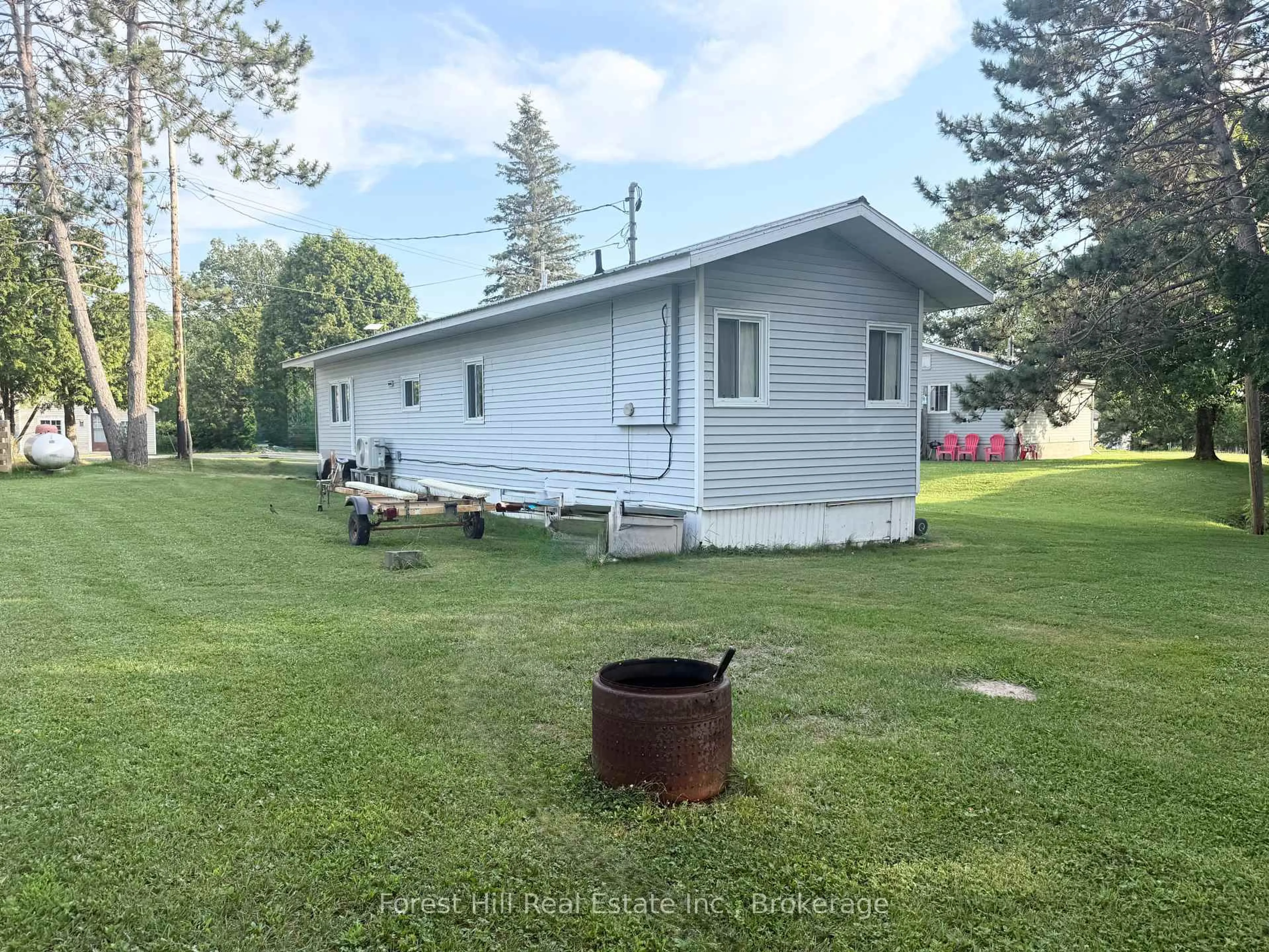 A pic from outside/outdoor area/front of a property/back of a property/a pic from drone, water/lake/river/ocean view for 43 Davis Dr, Parry Sound Remote Area Ontario P0H 1Y0