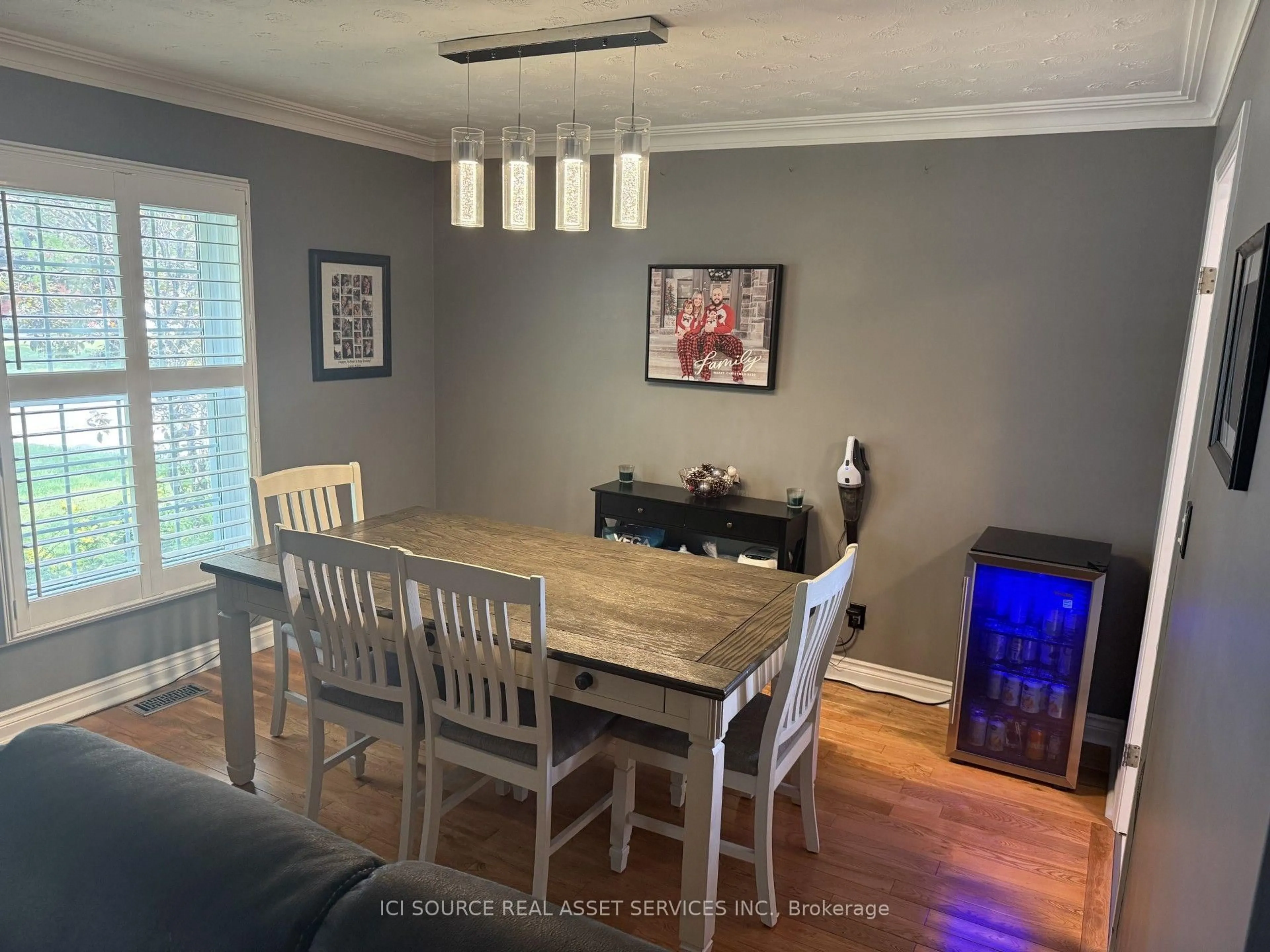 Dining room, wood/laminate floor for 6998 Glengowan Cres, Niagara Falls Ontario L2J 3R8