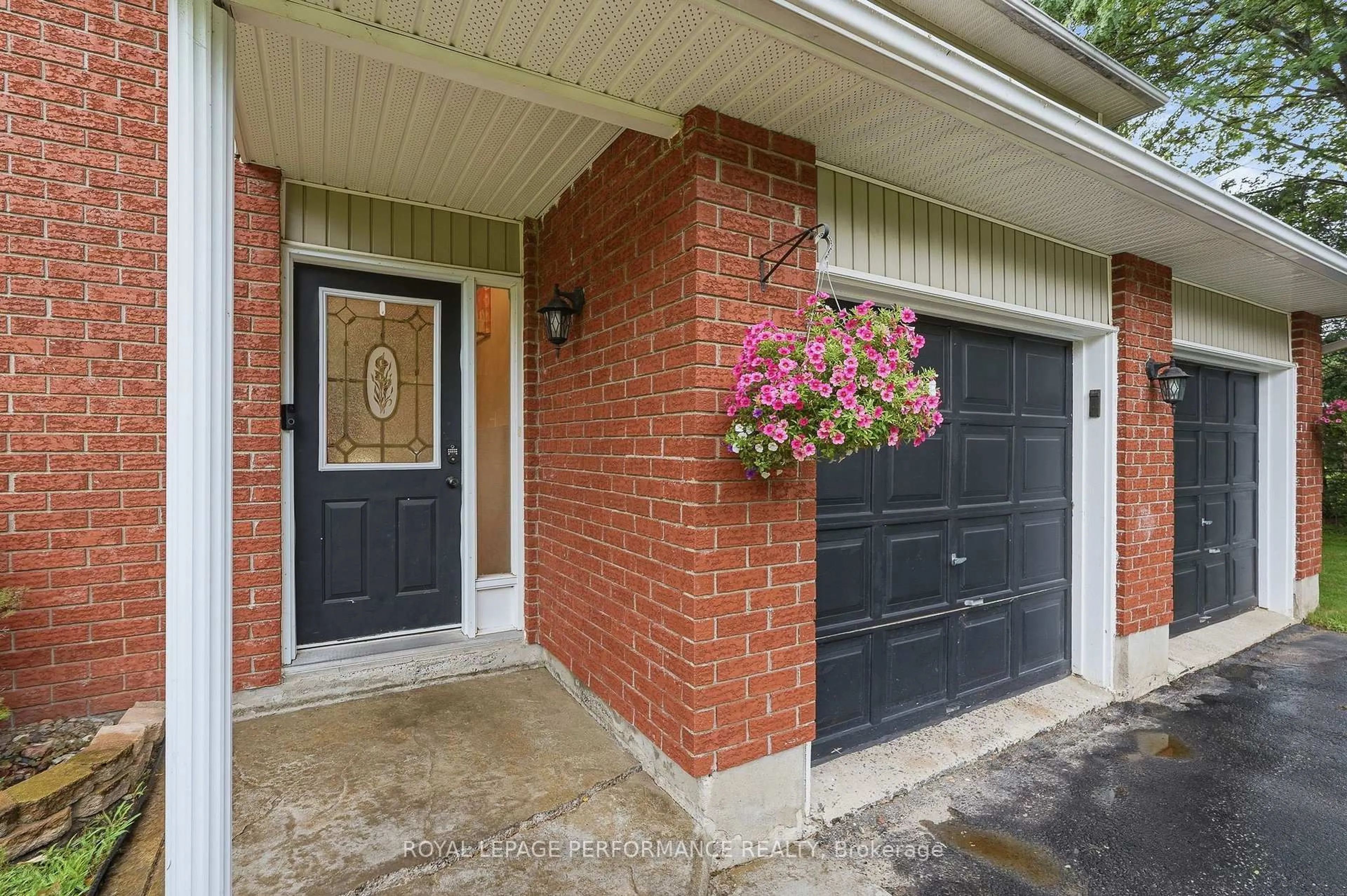 Home with brick exterior material, street for 193 Blue Jay Dr, Clarence-Rockland Ontario K4K 1K9