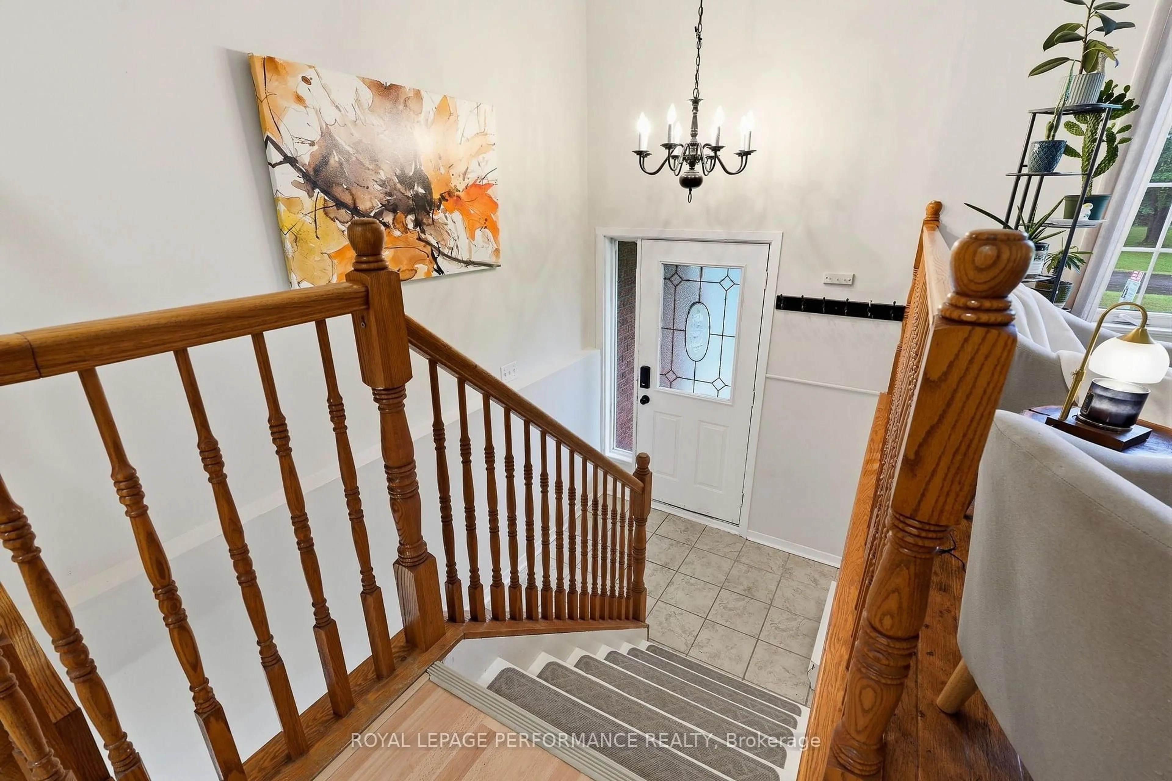 Indoor entryway for 193 Blue Jay Dr, Clarence-Rockland Ontario K4K 1K9