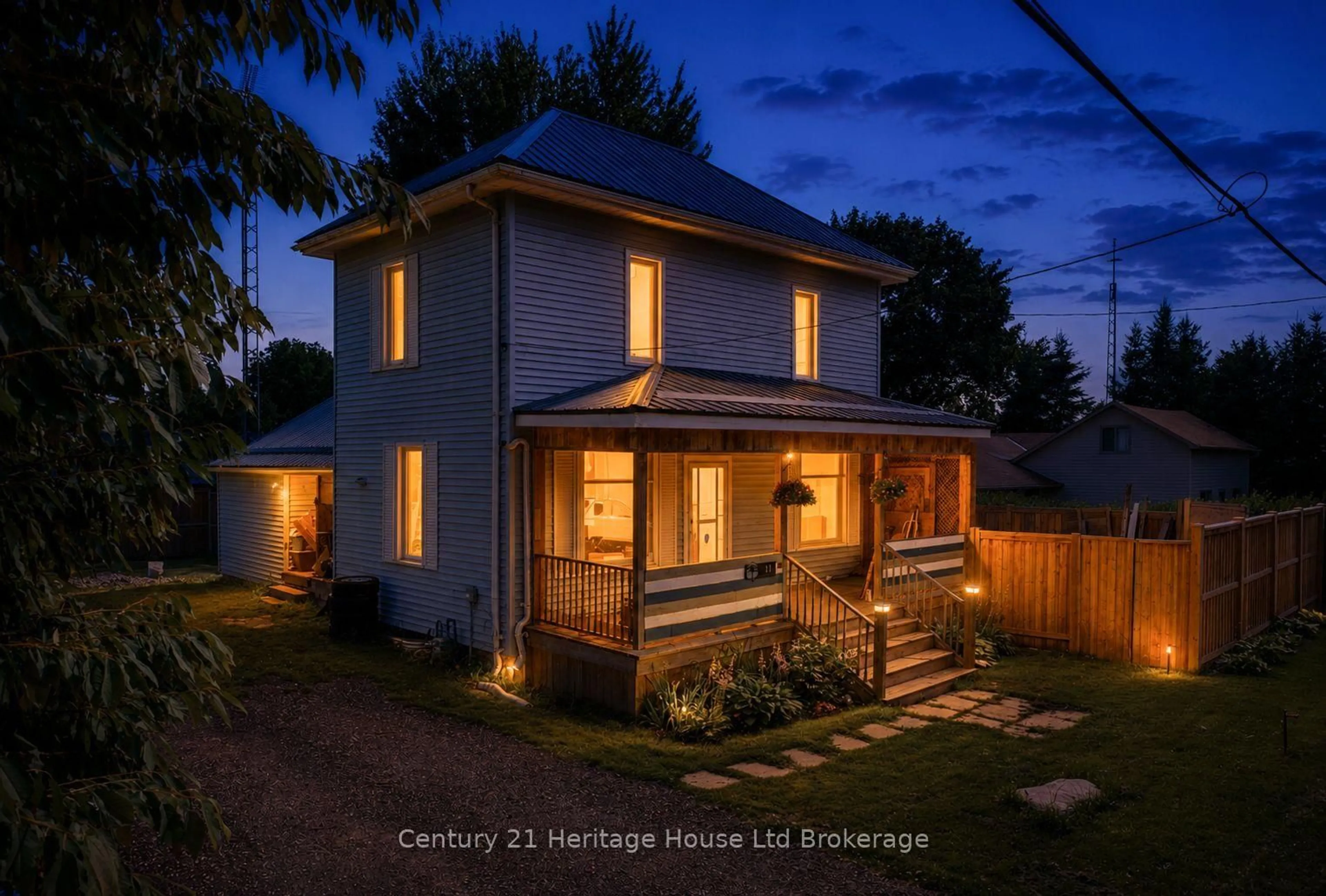 A pic from outside/outdoor area/front of a property/back of a property/a pic from drone, street for 11 WOOD St, South-West Oxford Ontario N0L 1C0