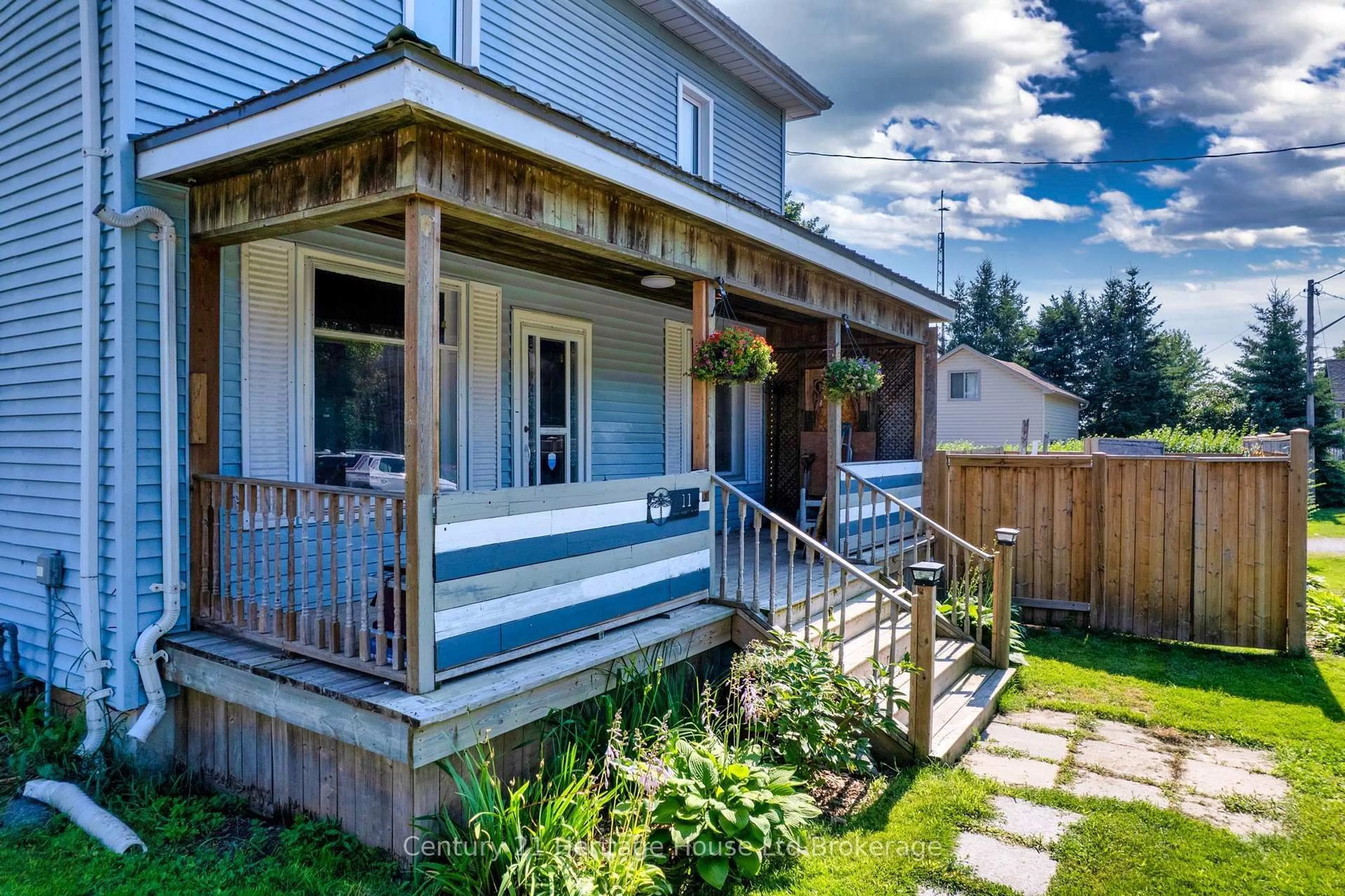 Patio, unknown for 11 WOOD St, South-West Oxford Ontario N0L 1C0