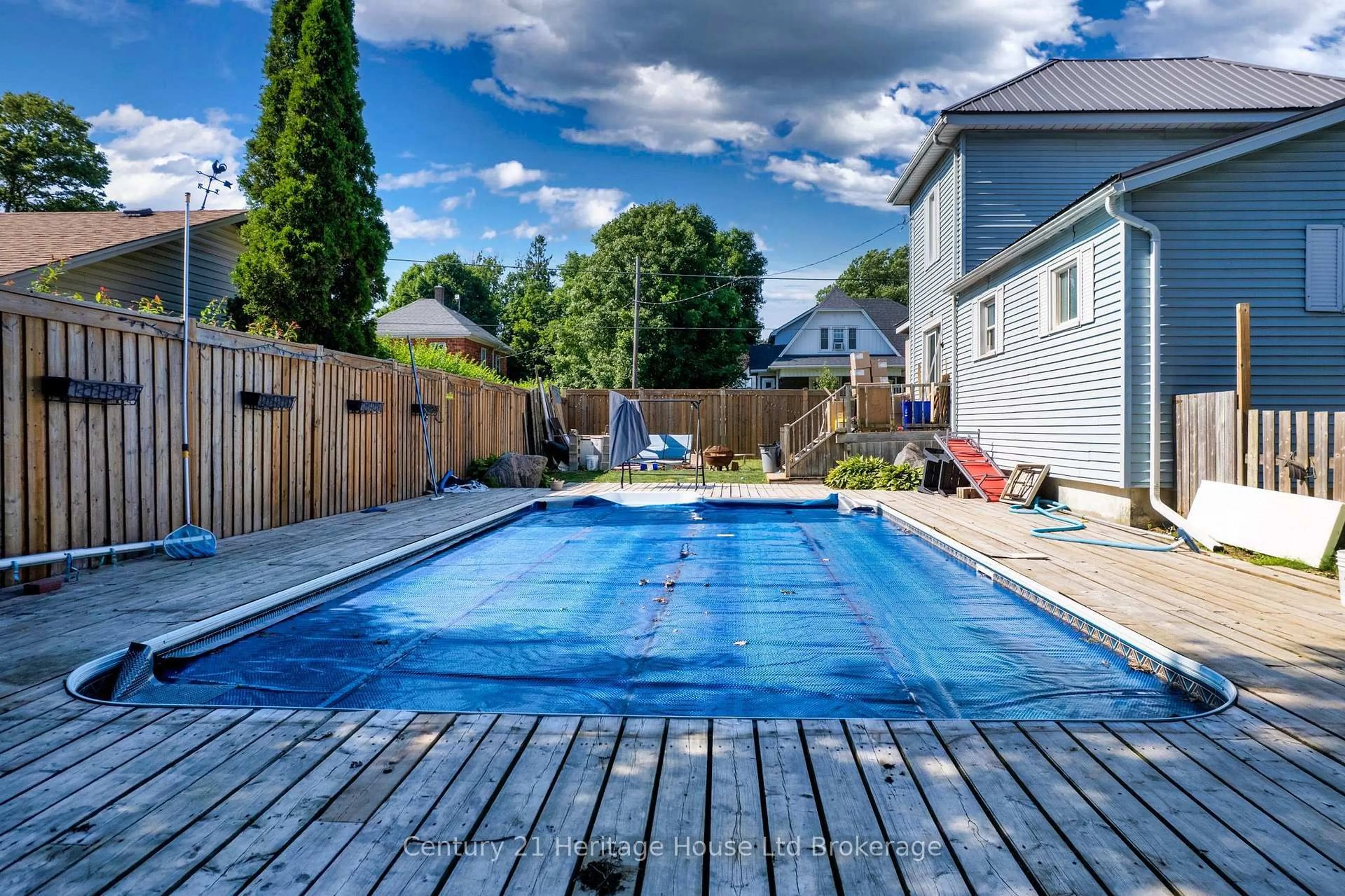 Pool for 11 WOOD St, South-West Oxford Ontario N0L 1C0
