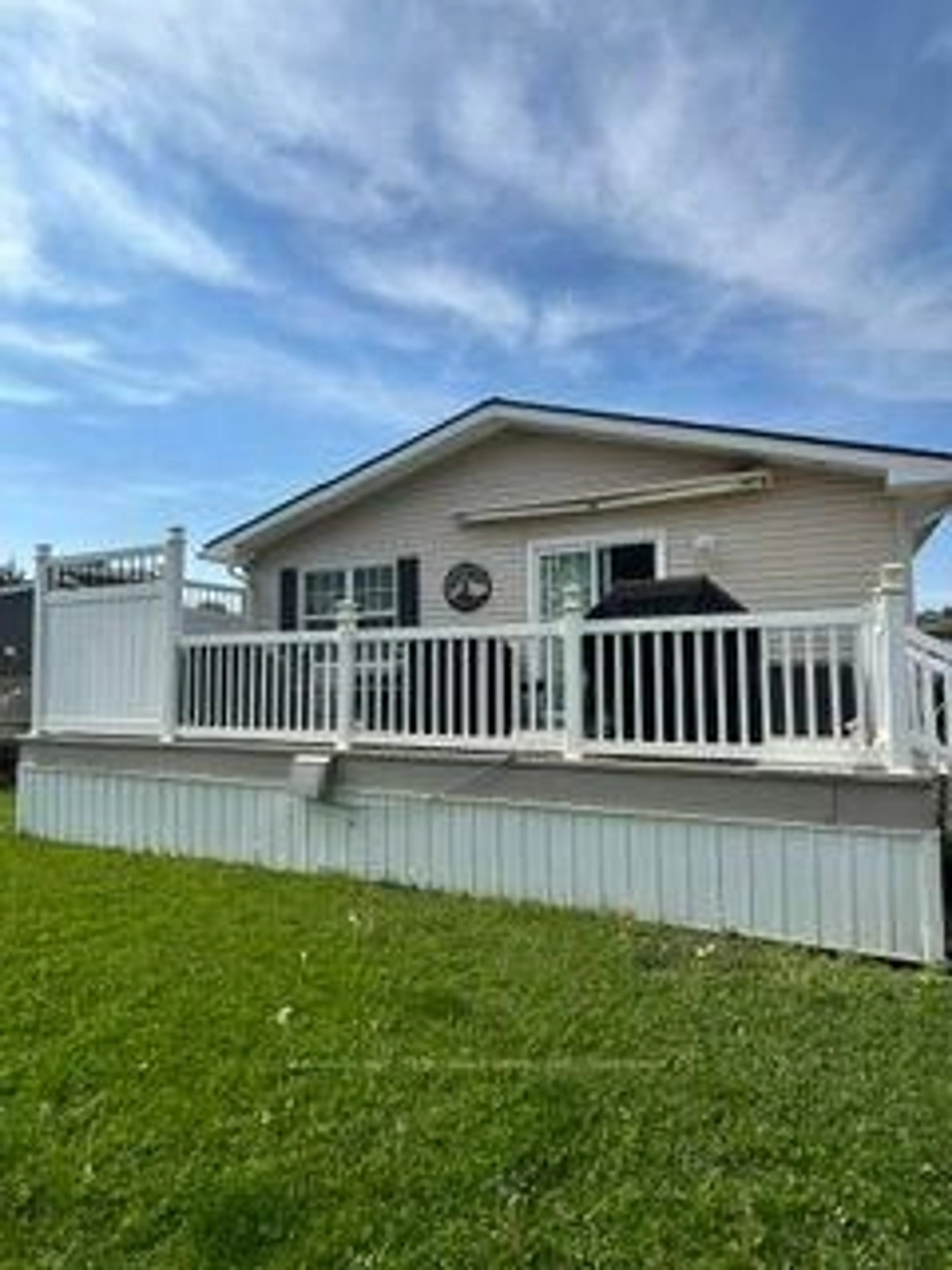 Home with vinyl exterior material, unknown for 14 25 Thames Rd, St. Marys Ontario N4X 1G1
