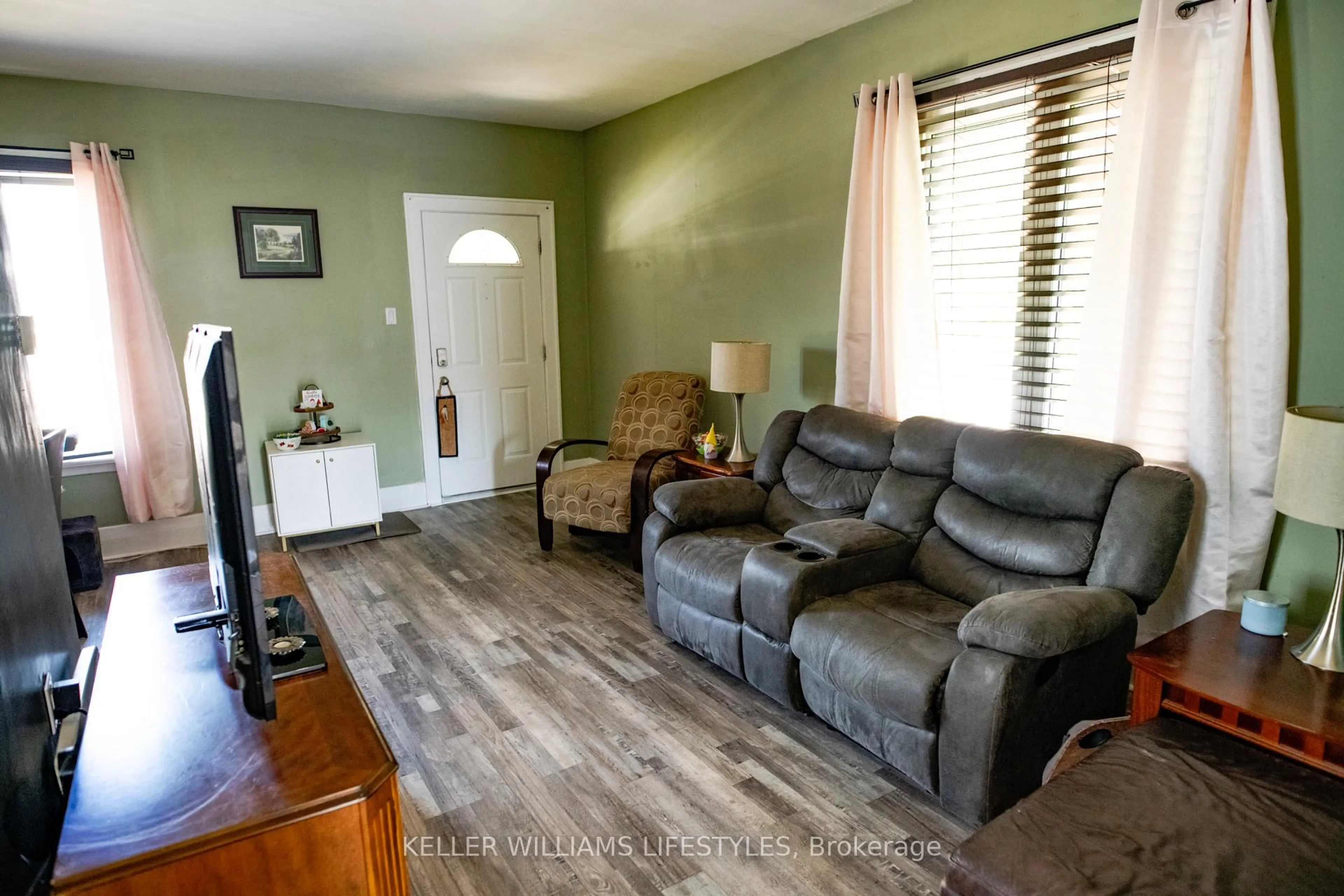 Living room with furniture, unknown for 93 Homan St, London East Ontario N5Z 1A9